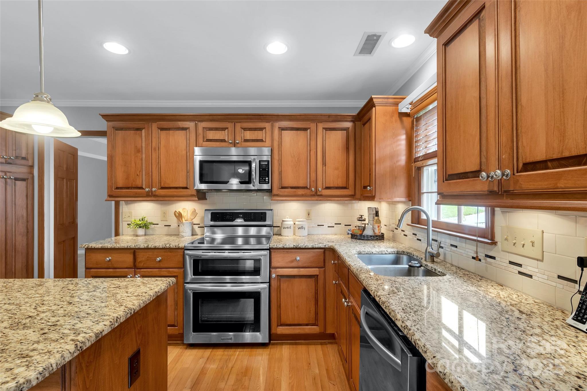 1401 Matthews Plantation Drive — Matthews