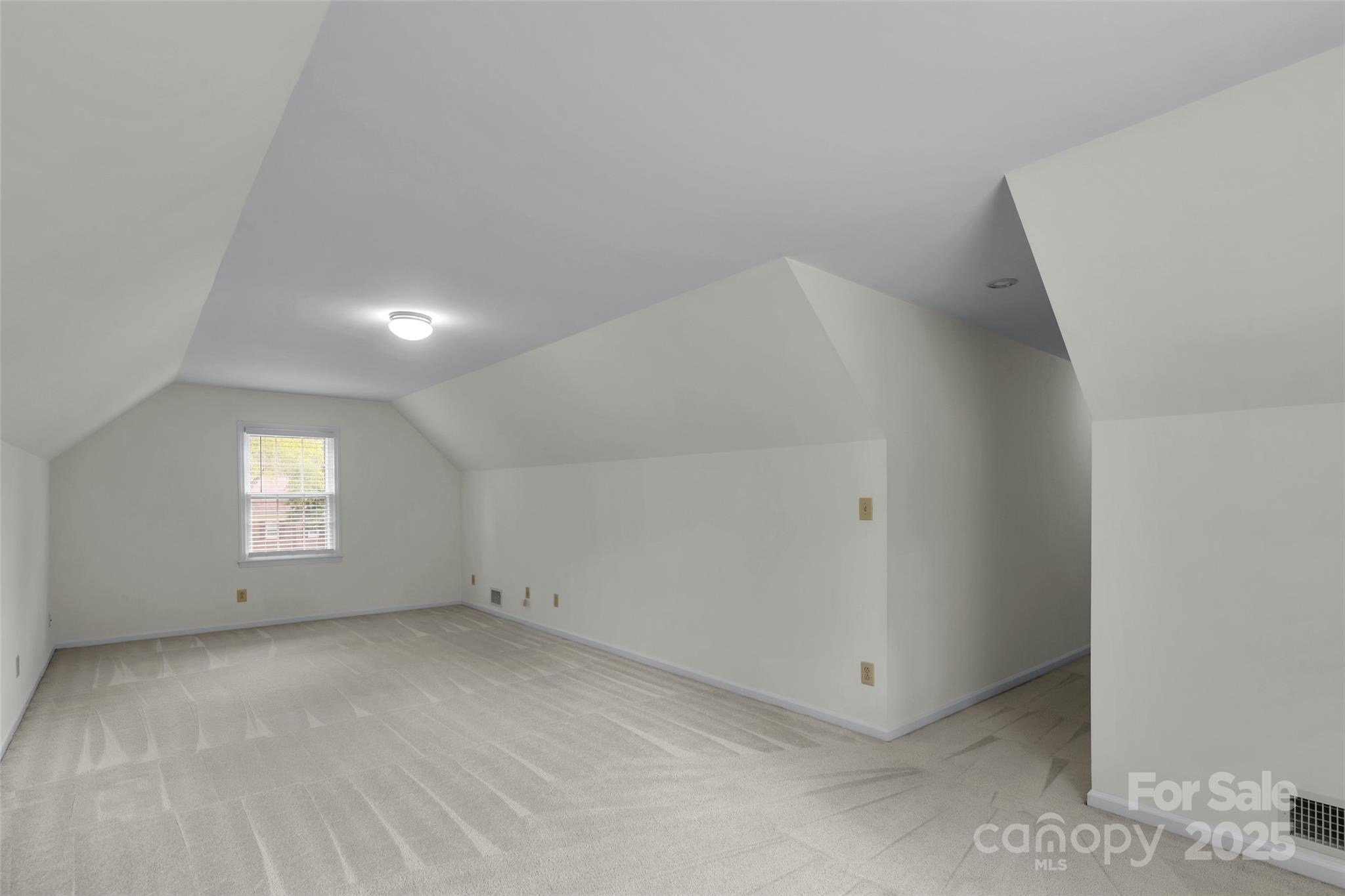 1401 Matthews Plantation Drive — Matthews