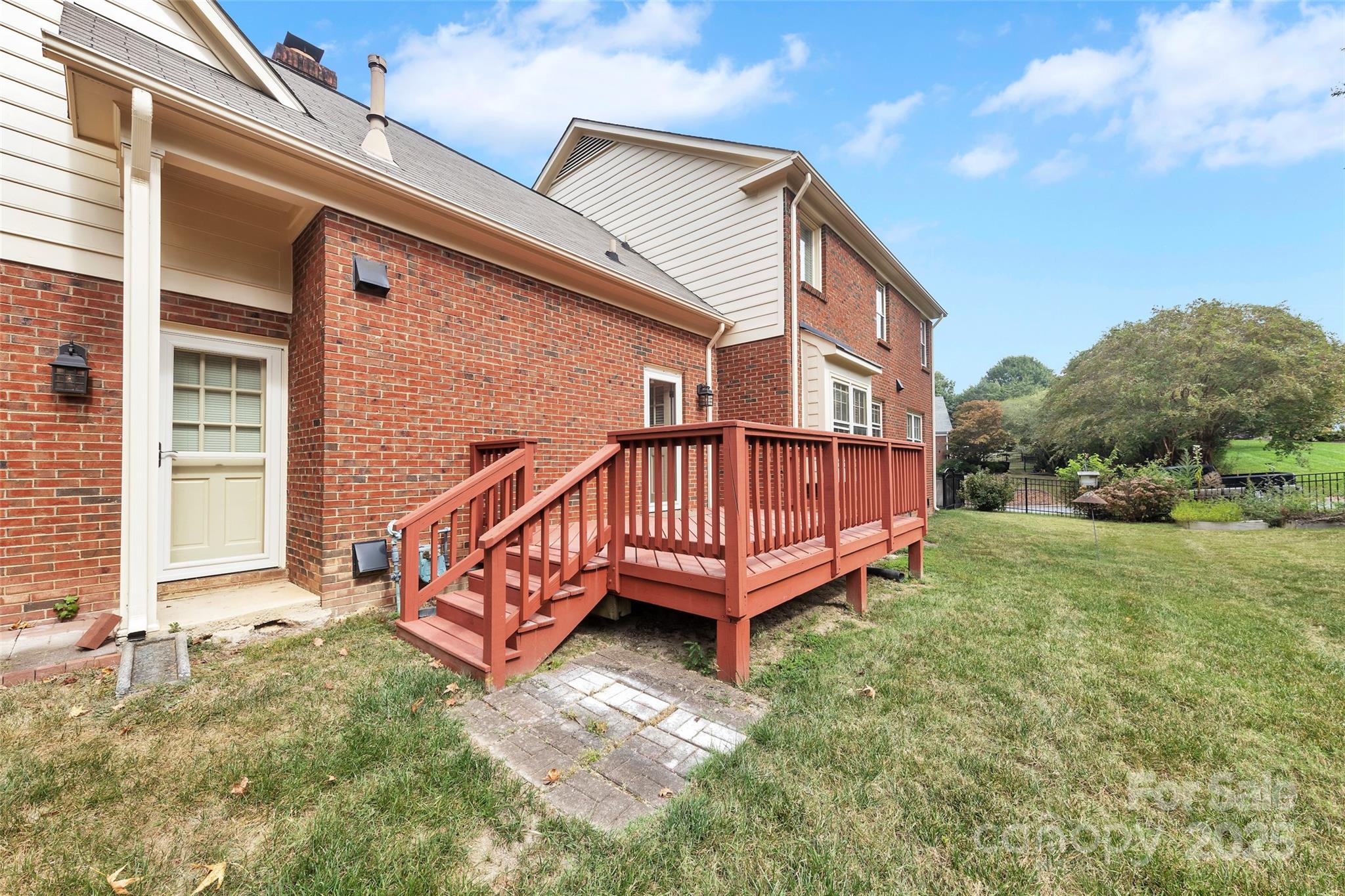 1401 Matthews Plantation Drive — Matthews