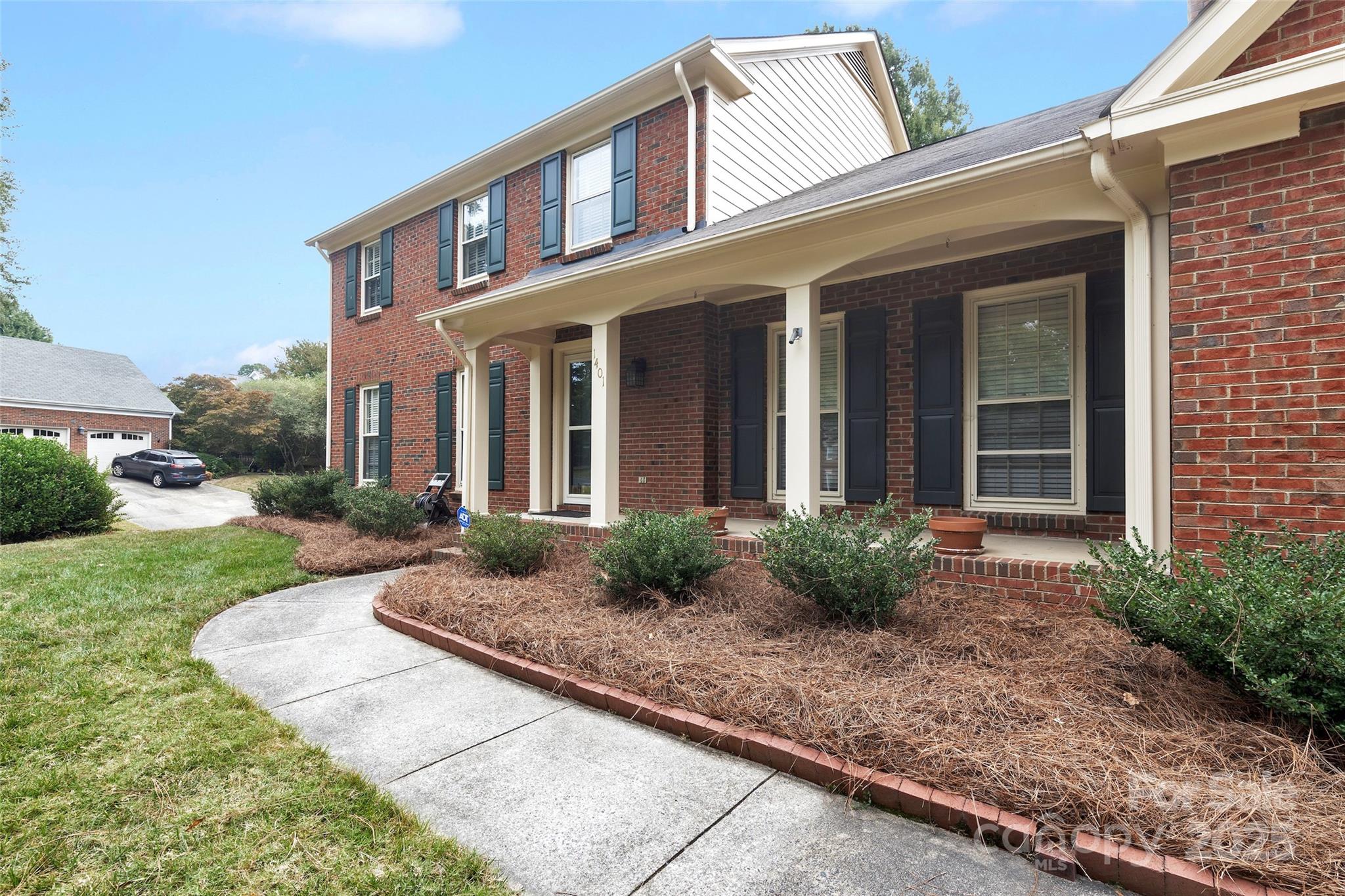 1401 Matthews Plantation Drive — Matthews