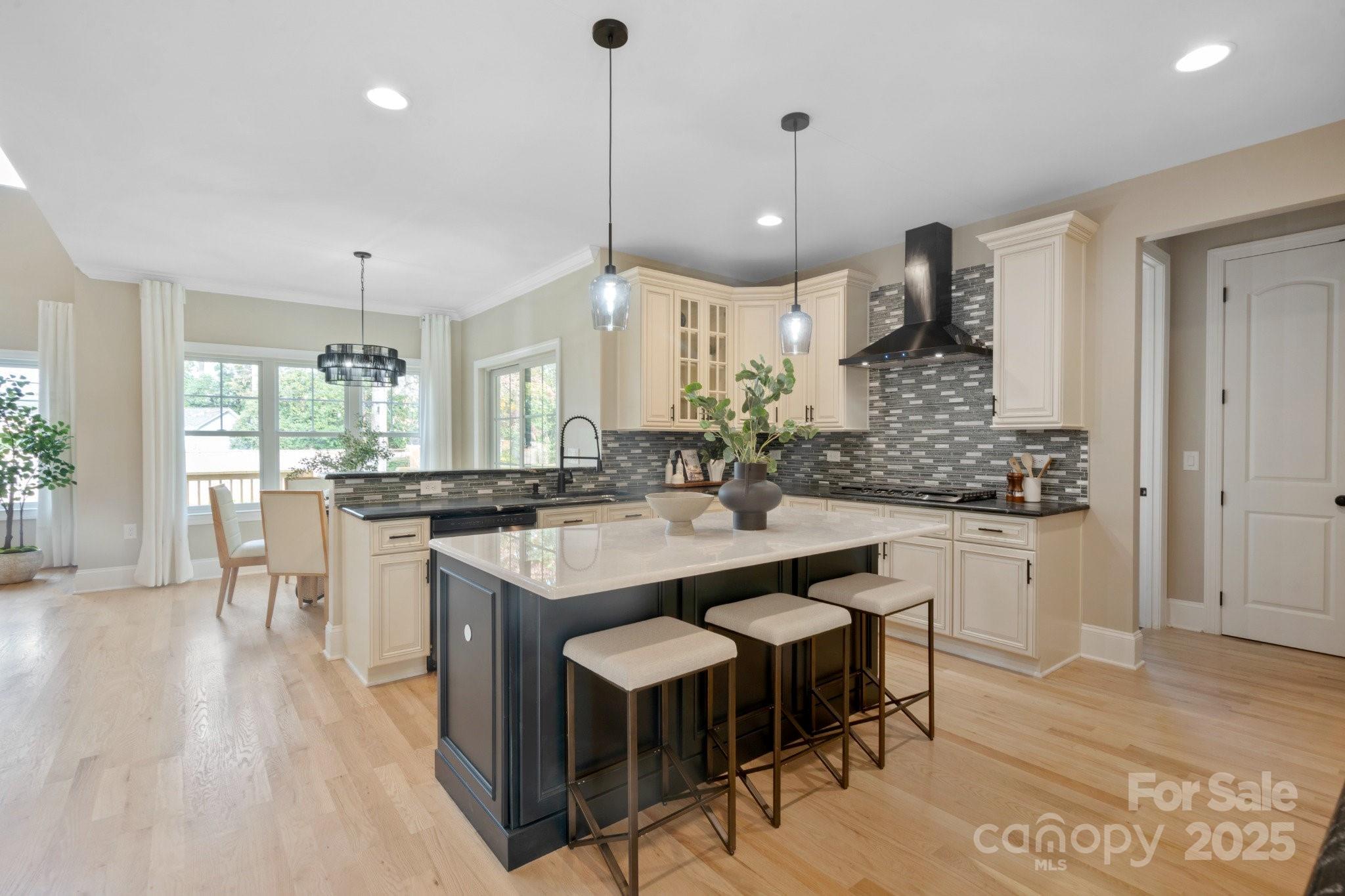 4023 Randolph Road — Charlotte
