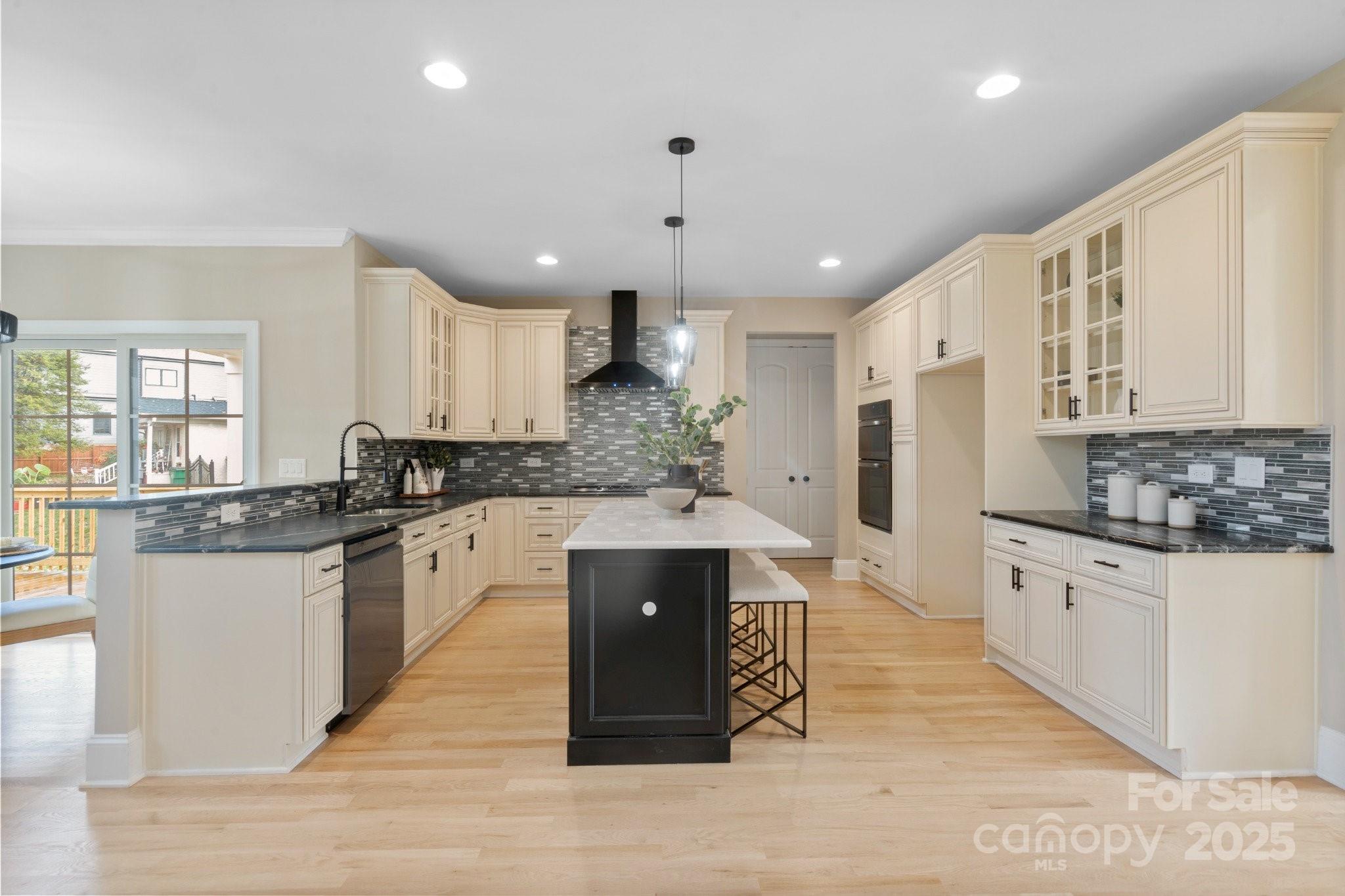 4023 Randolph Road — Charlotte