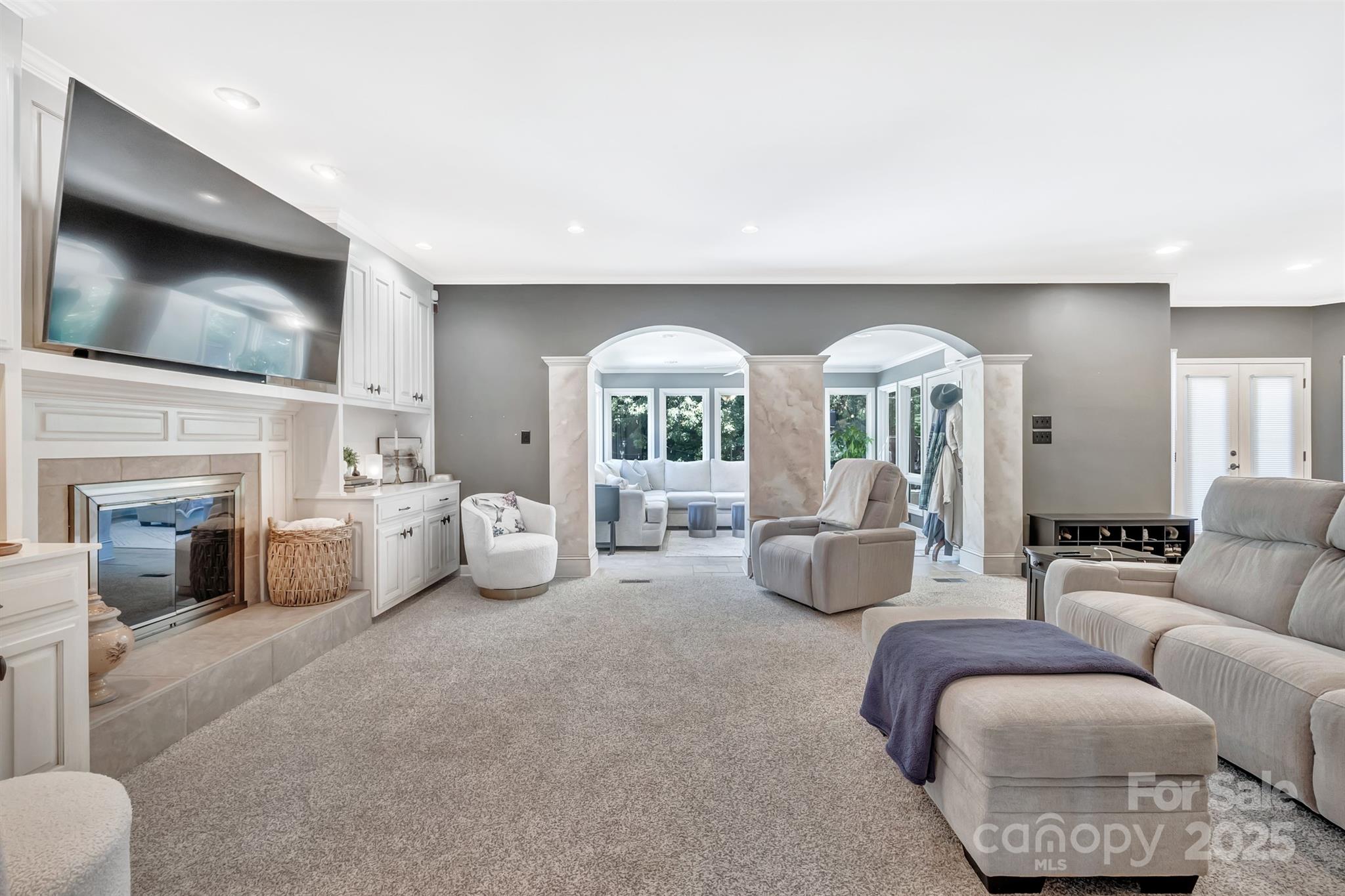 555 19th Avenue Lane NW — Hickory