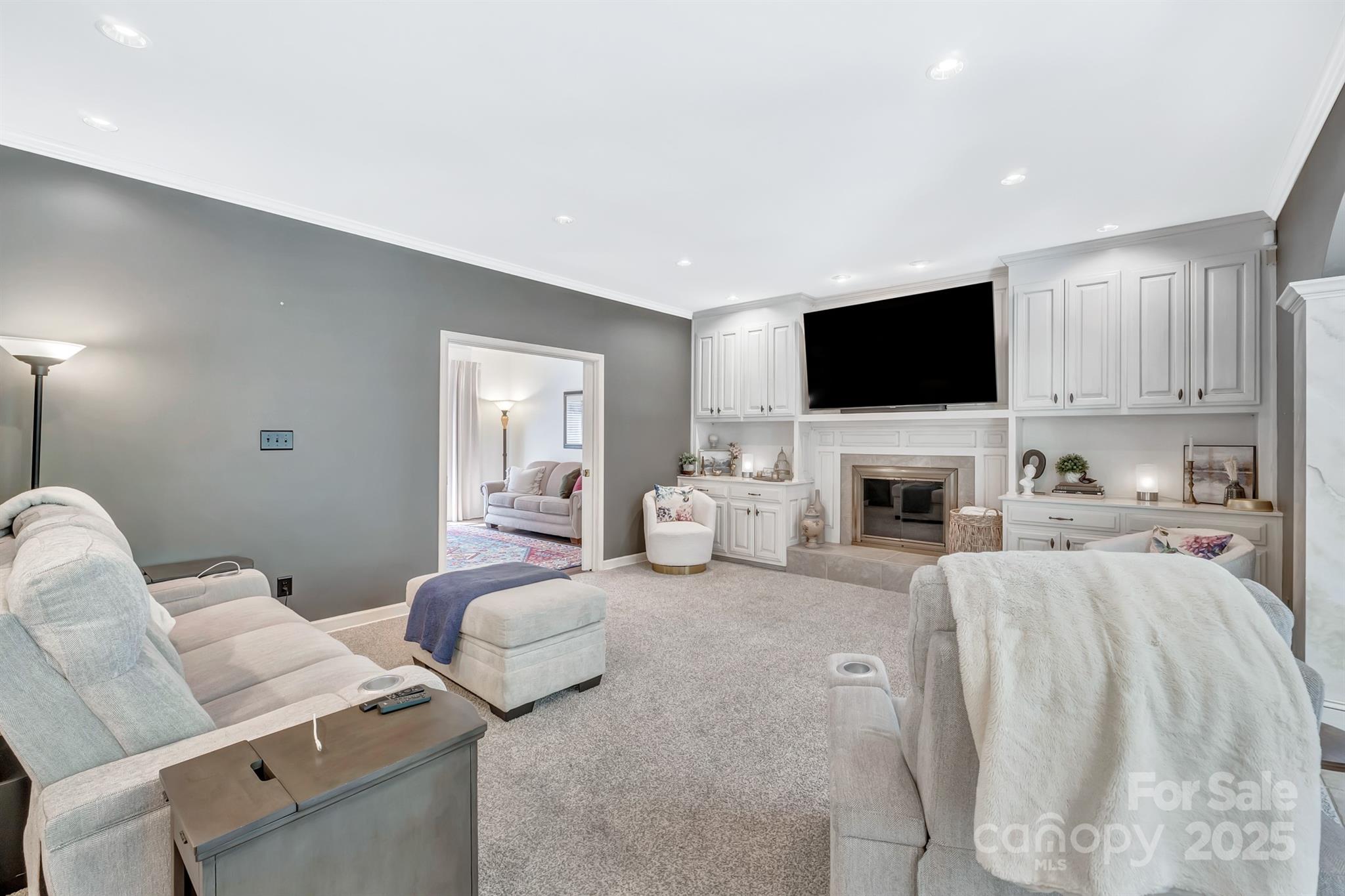 555 19th Avenue Lane NW — Hickory