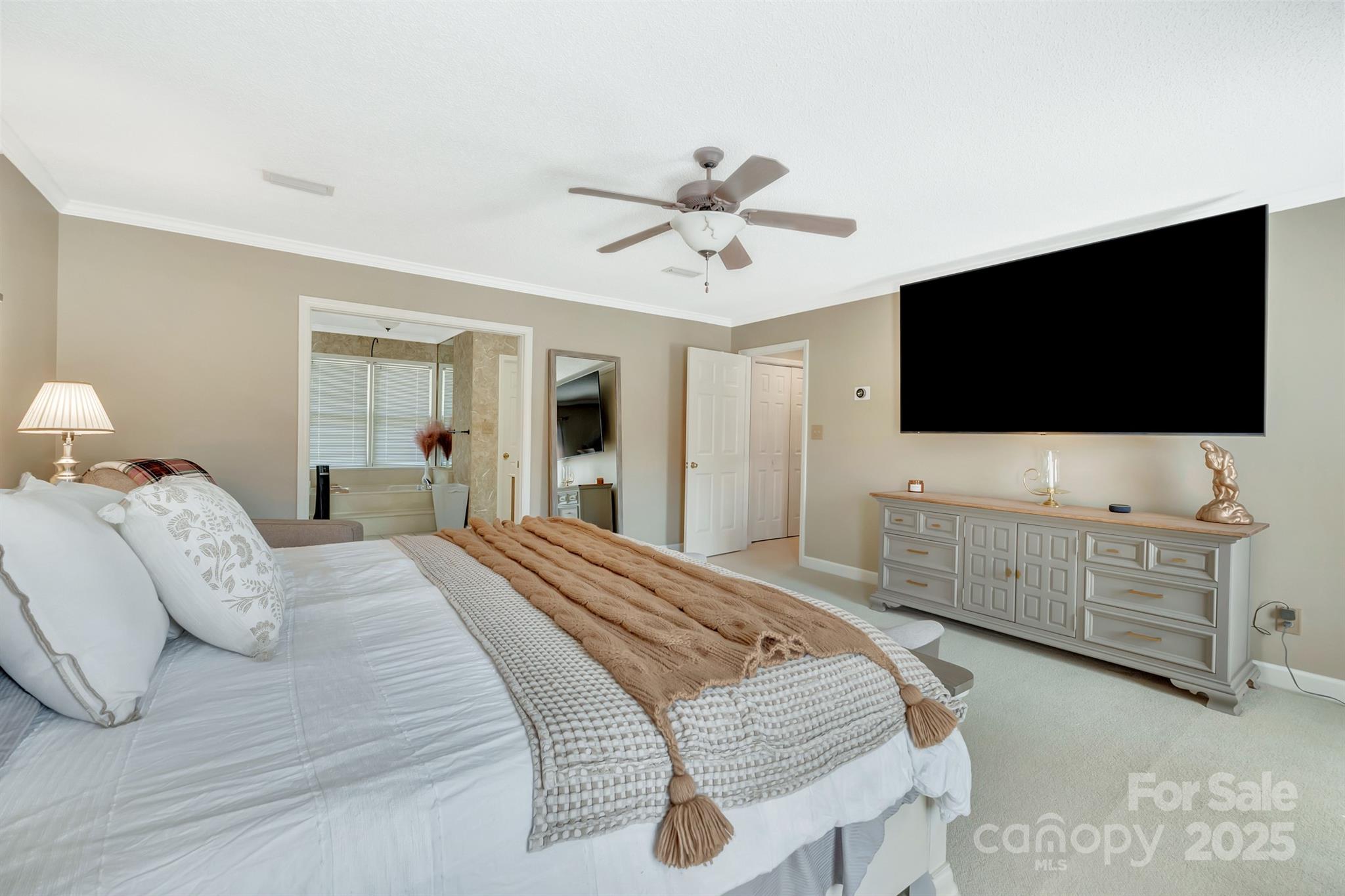 555 19th Avenue Lane NW — Hickory