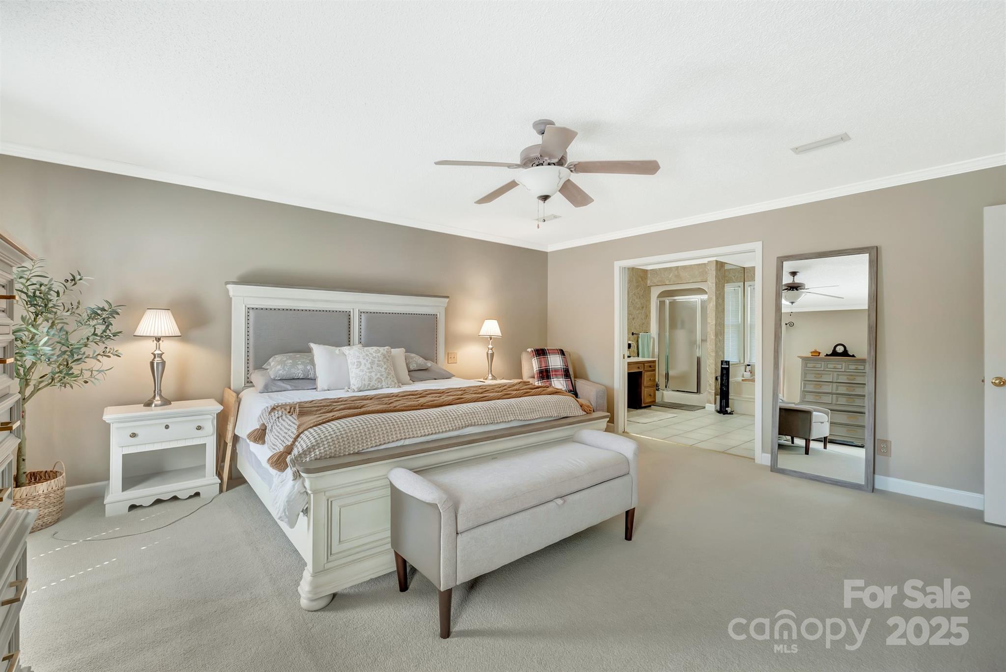 555 19th Avenue Lane NW — Hickory