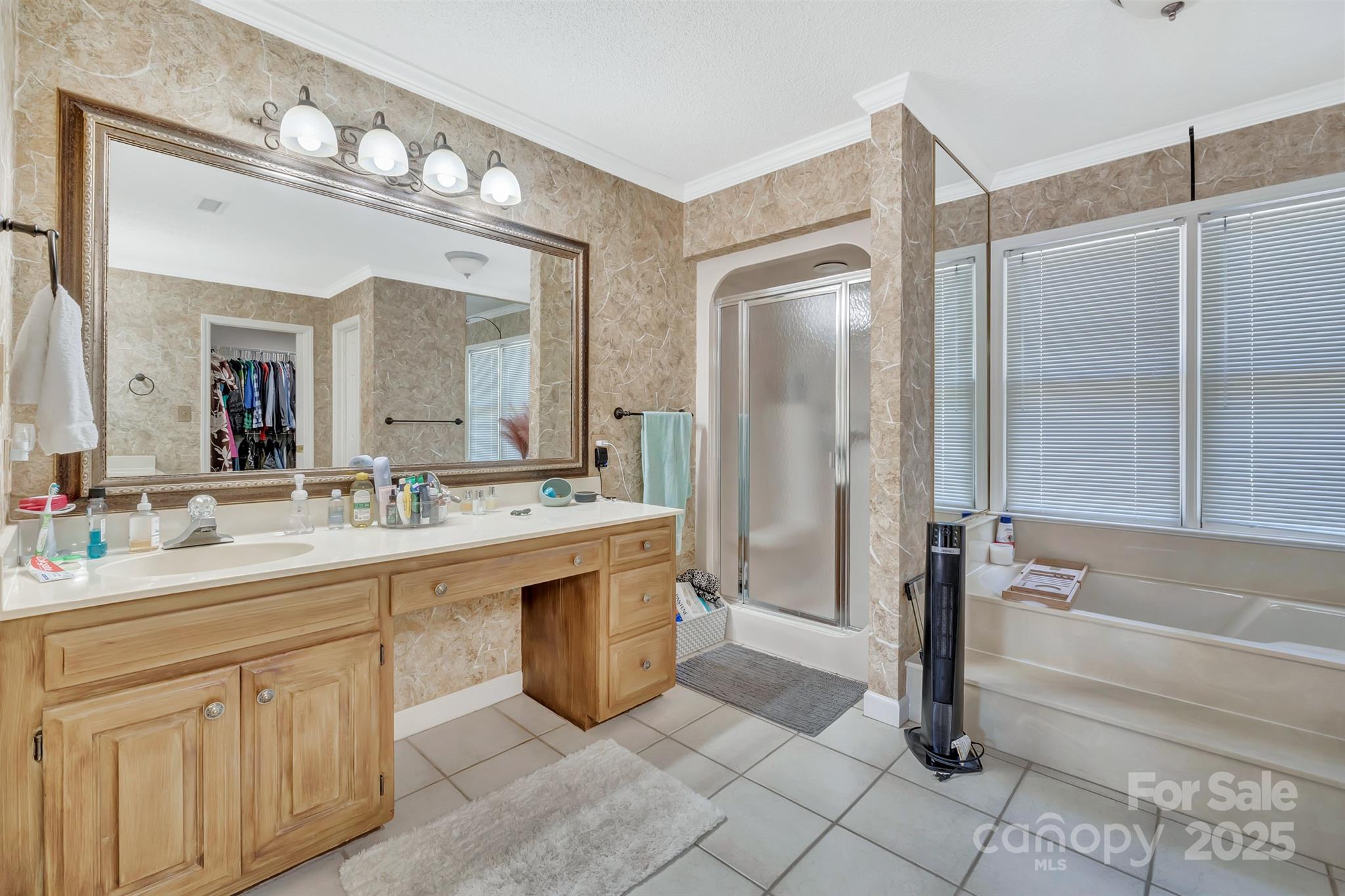555 19th Avenue Lane NW — Hickory