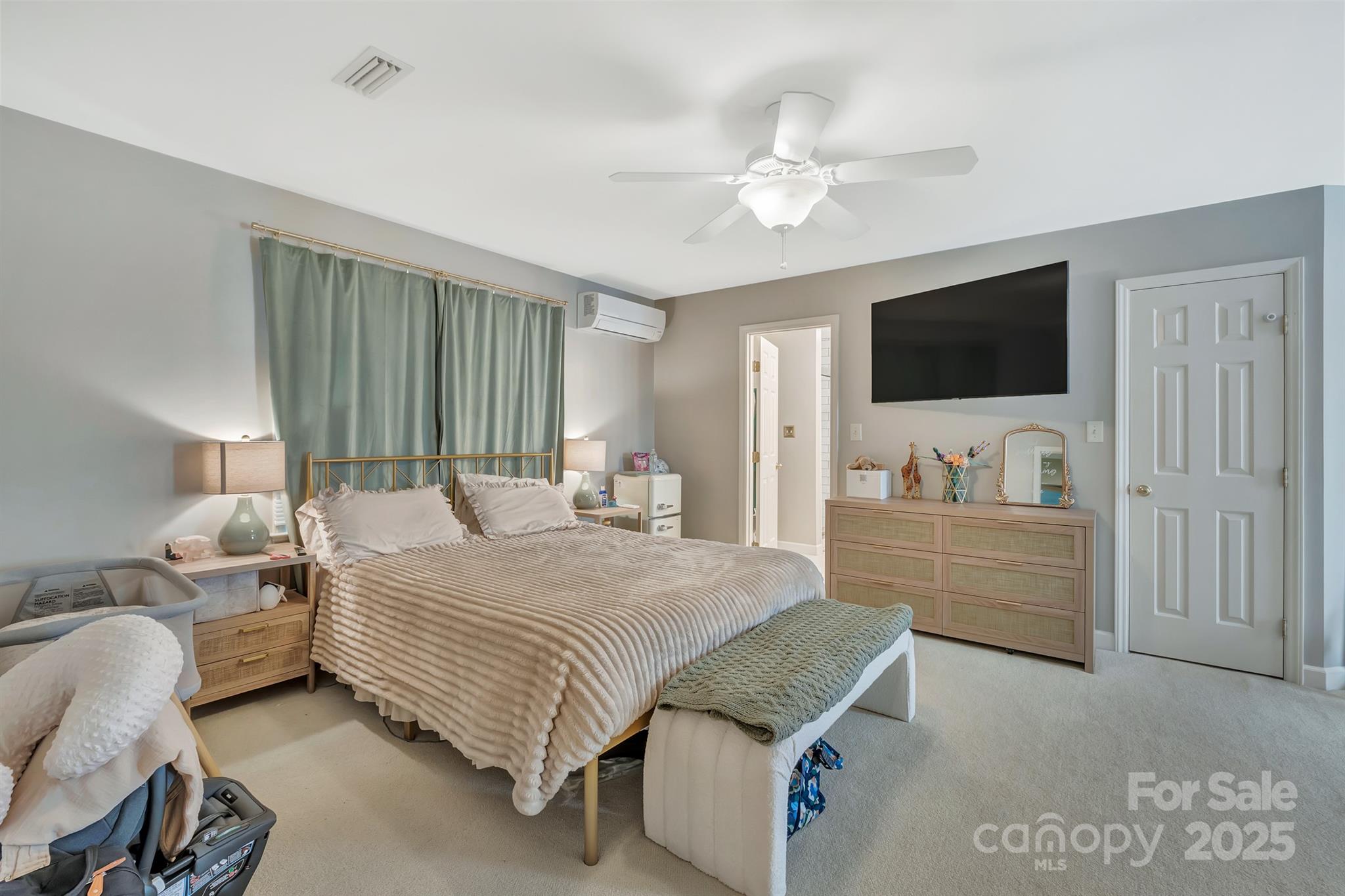 555 19th Avenue Lane NW — Hickory