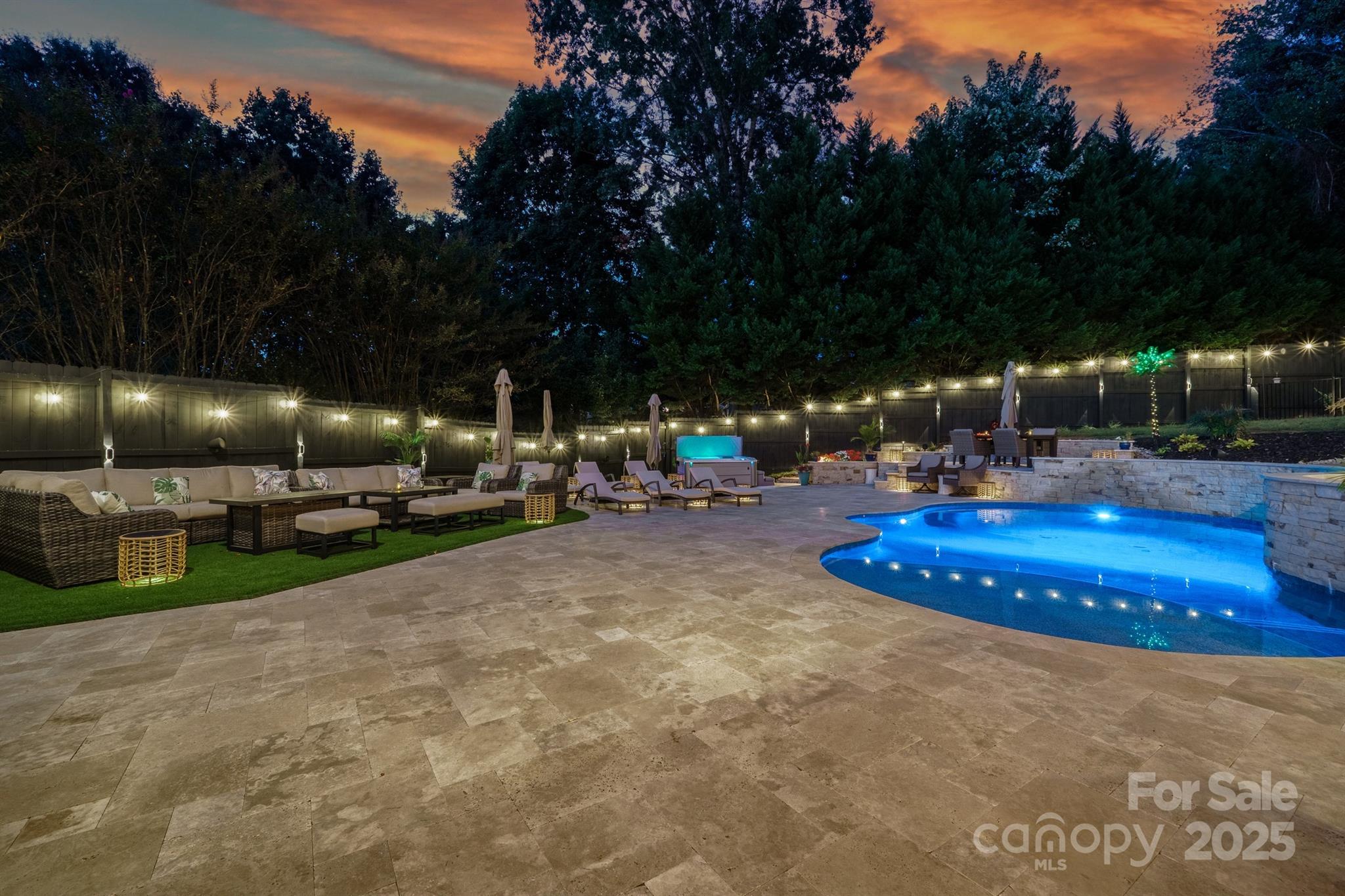 555 19th Avenue Lane NW — Hickory
