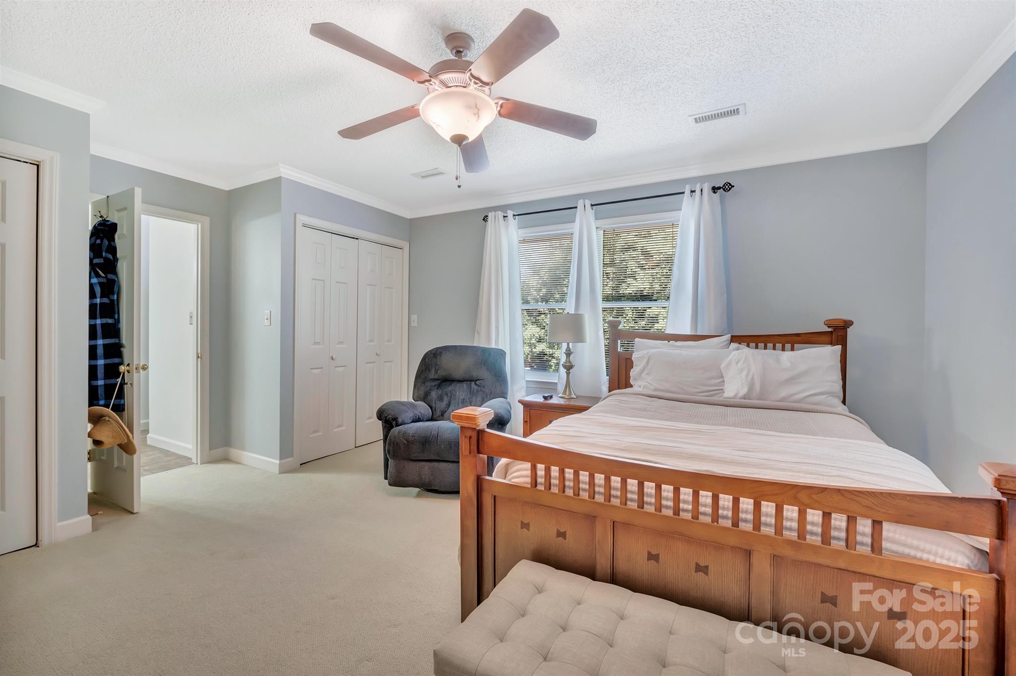 555 19th Avenue Lane NW — Hickory