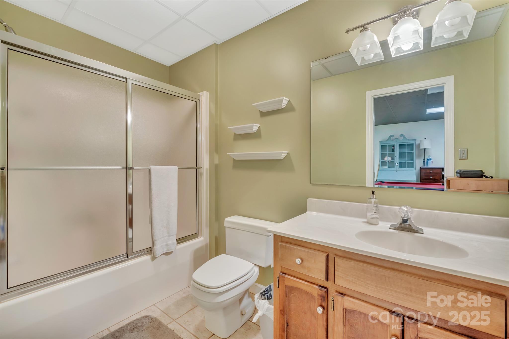 555 19th Avenue Lane NW — Hickory