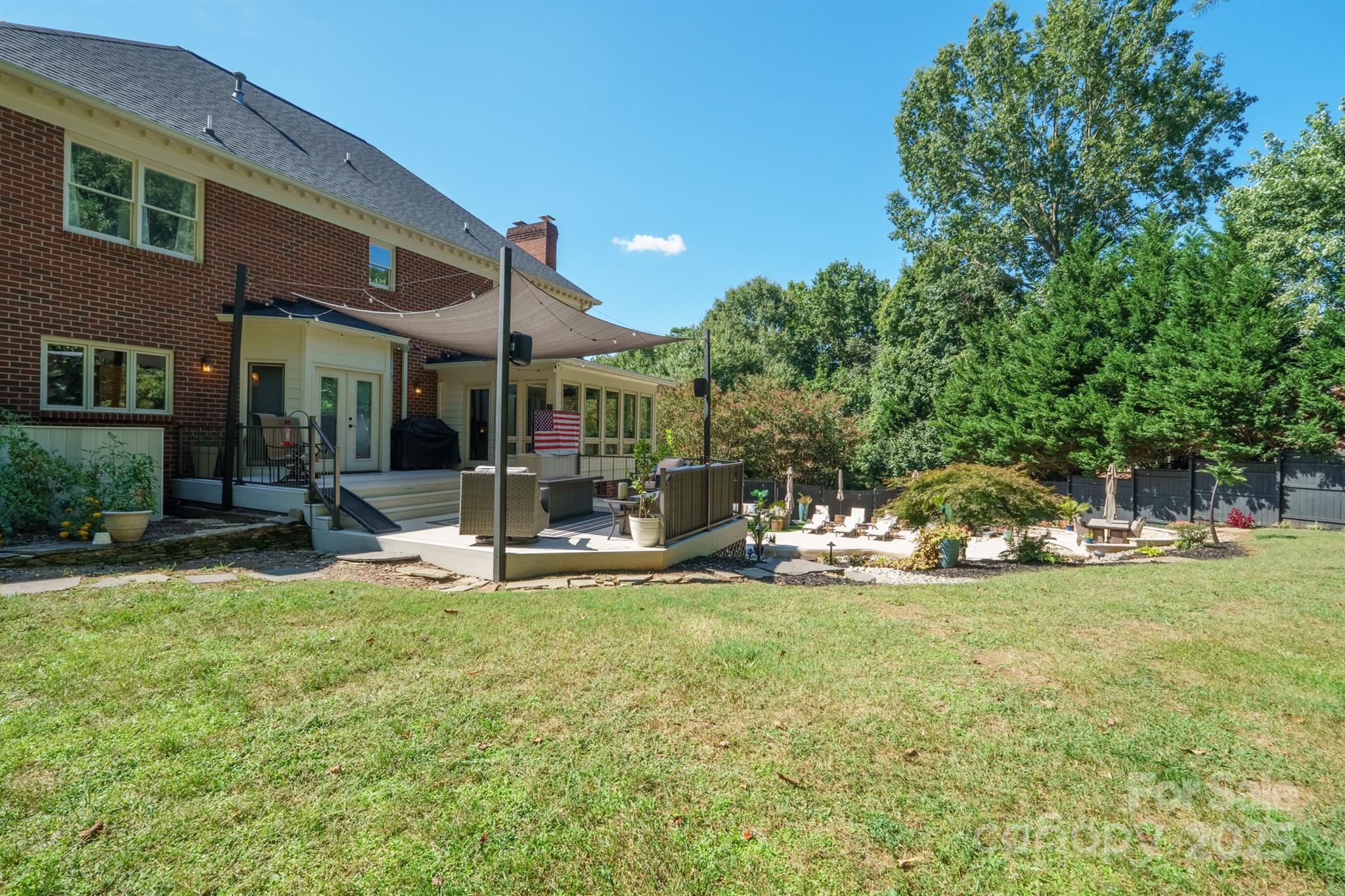 555 19th Avenue Lane NW — Hickory