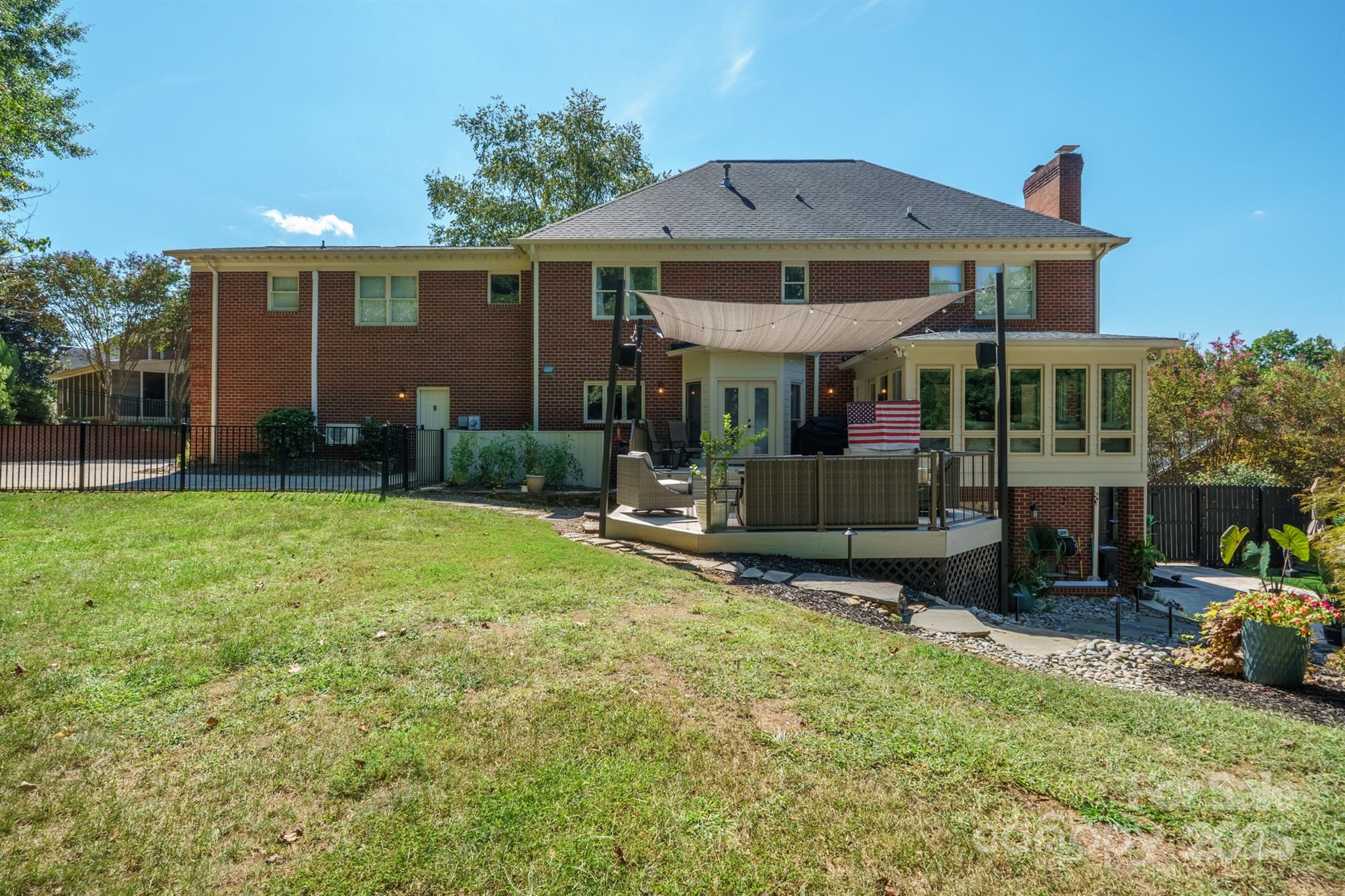 555 19th Avenue Lane NW — Hickory