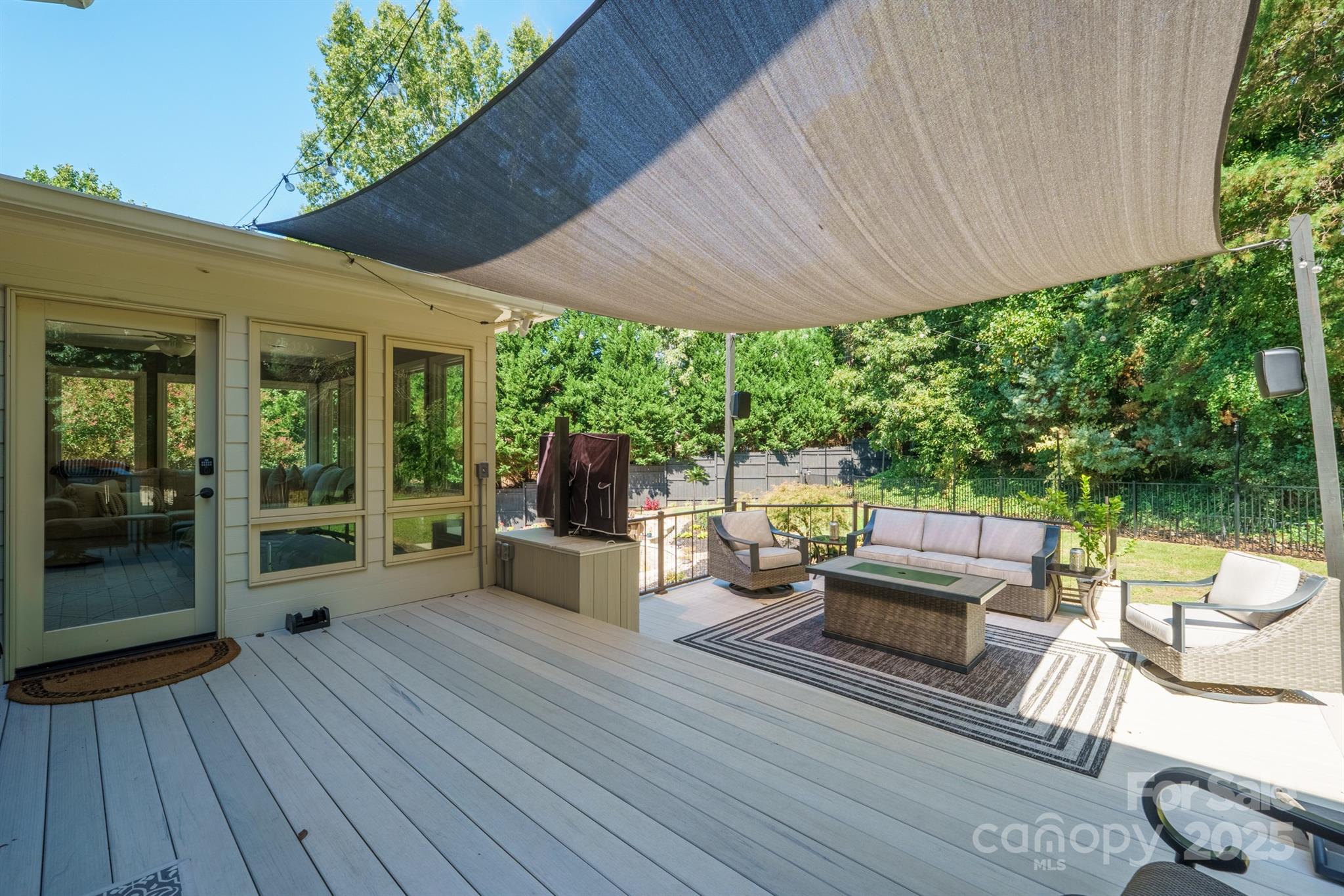 555 19th Avenue Lane NW — Hickory