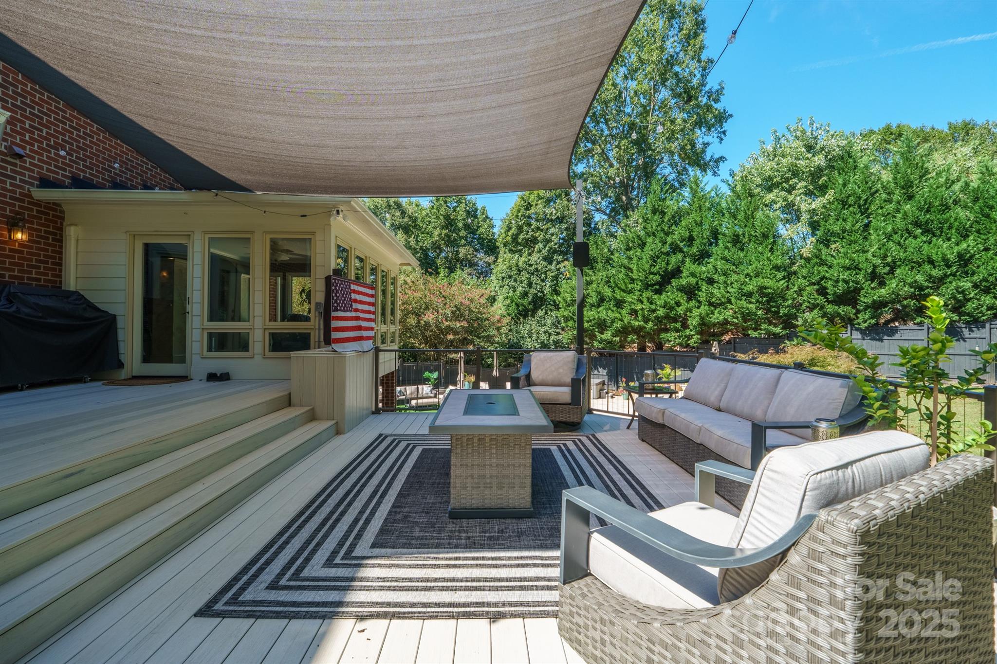 555 19th Avenue Lane NW — Hickory
