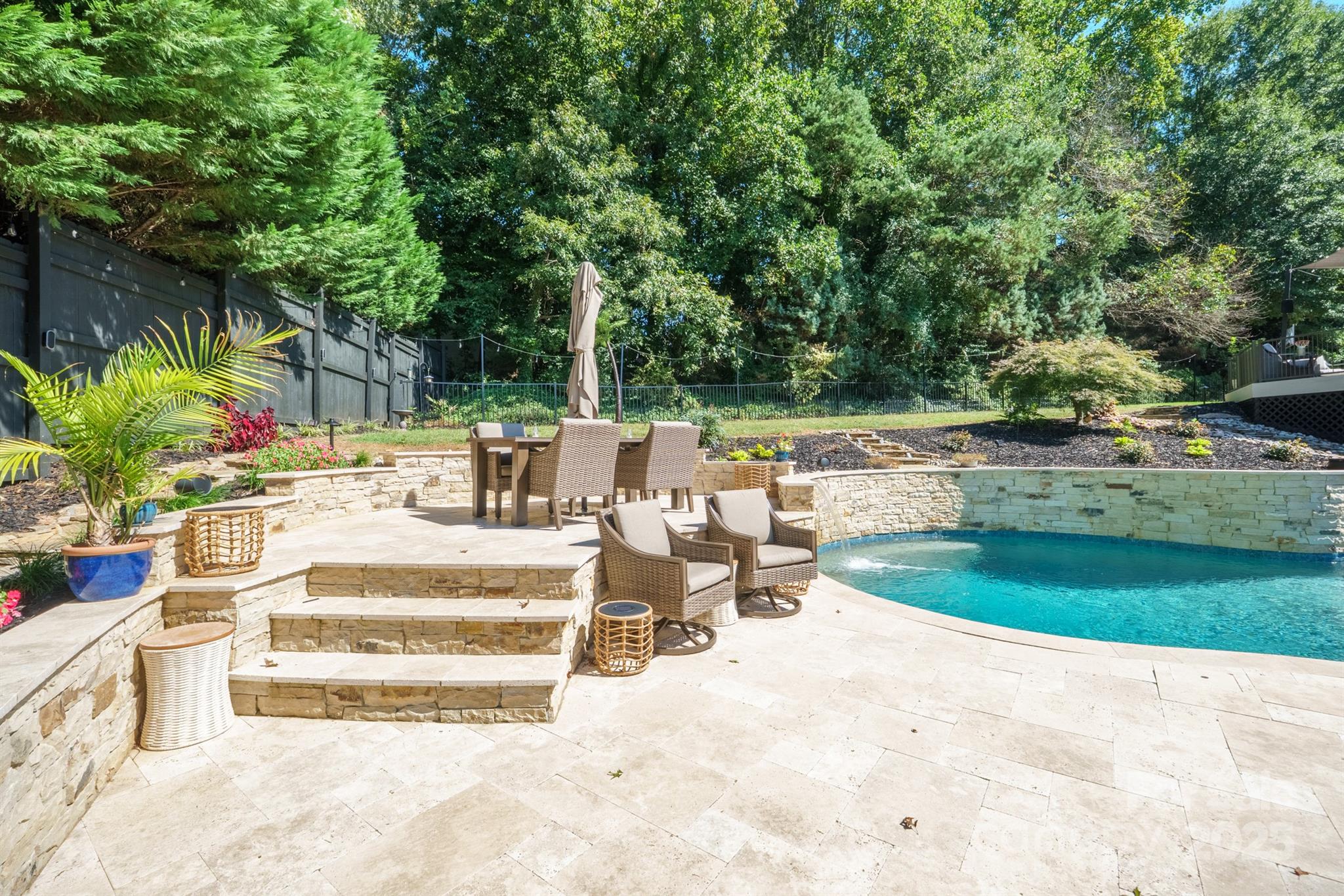 555 19th Avenue Lane NW — Hickory