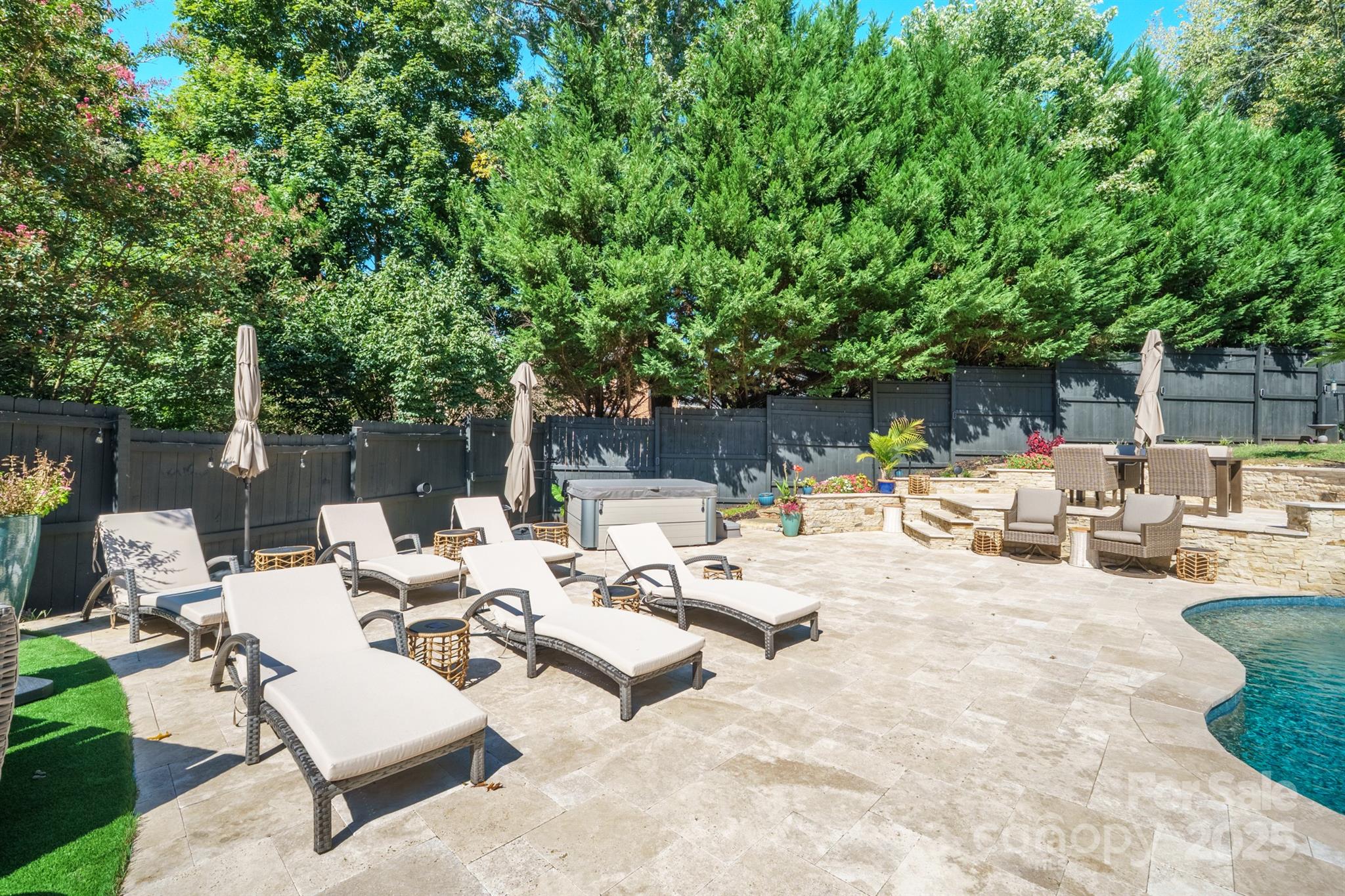 555 19th Avenue Lane NW — Hickory