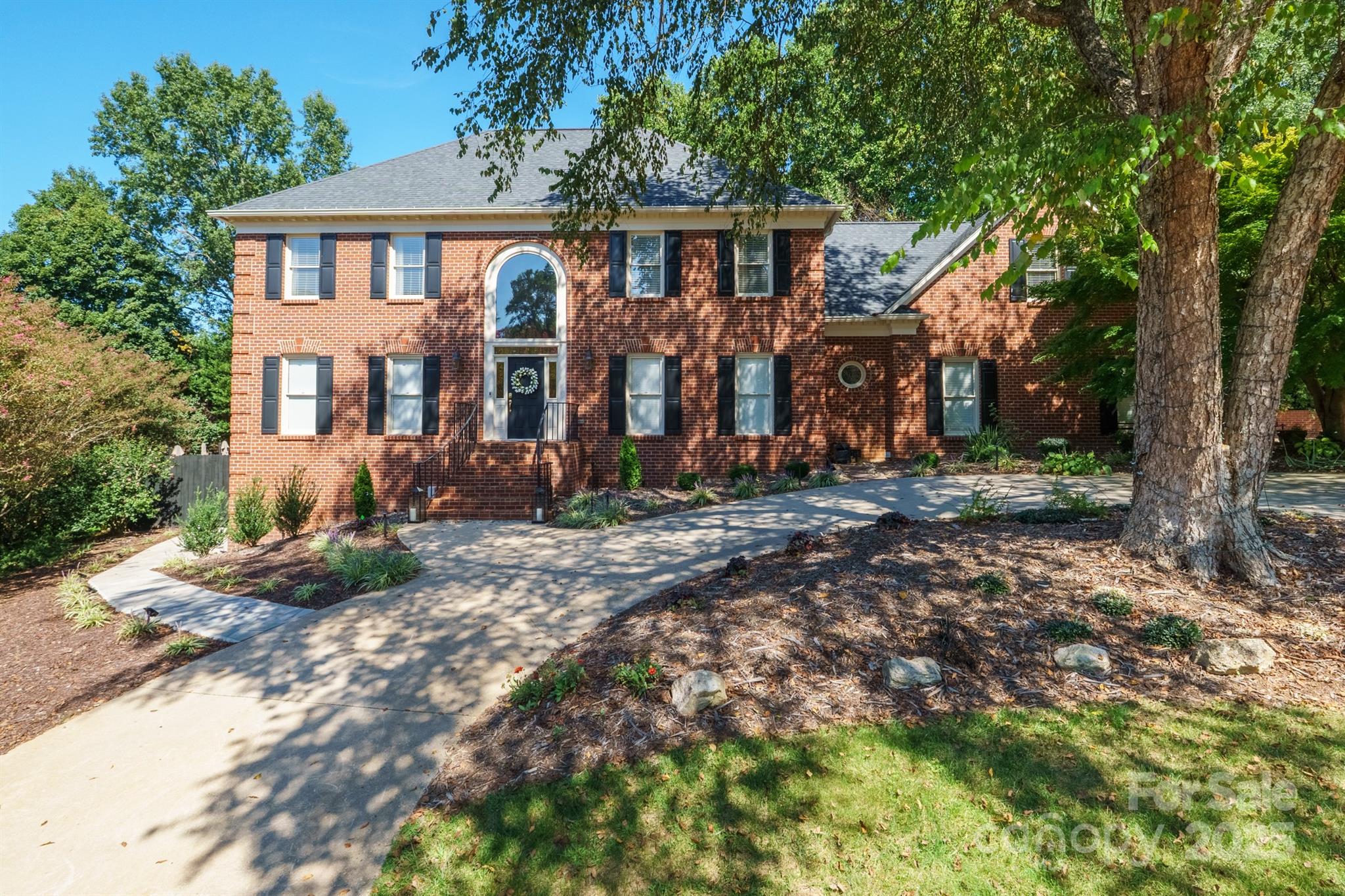 555 19th Avenue Lane NW — Hickory