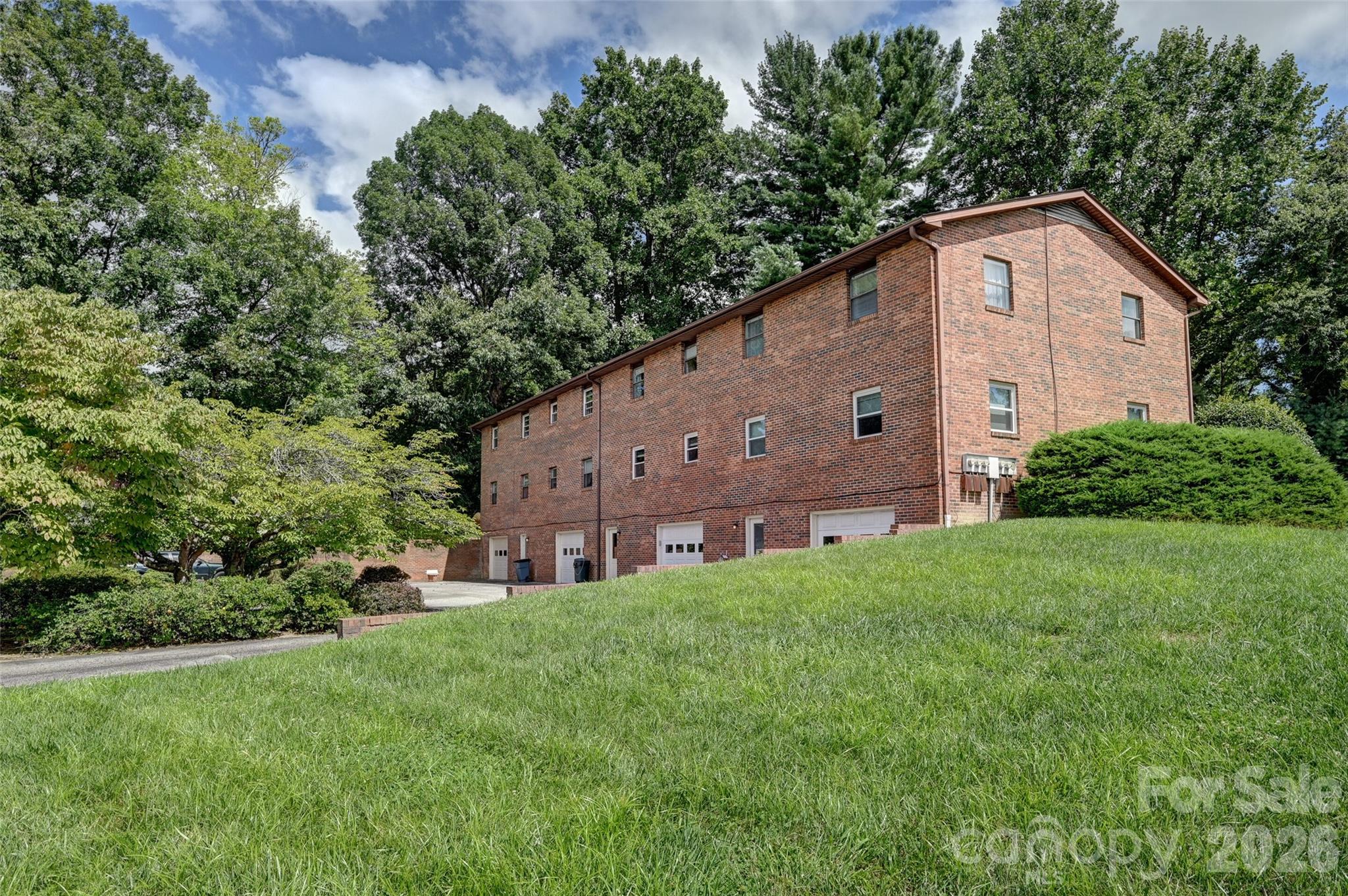 103 Oakwood Place #3 — Hendersonville