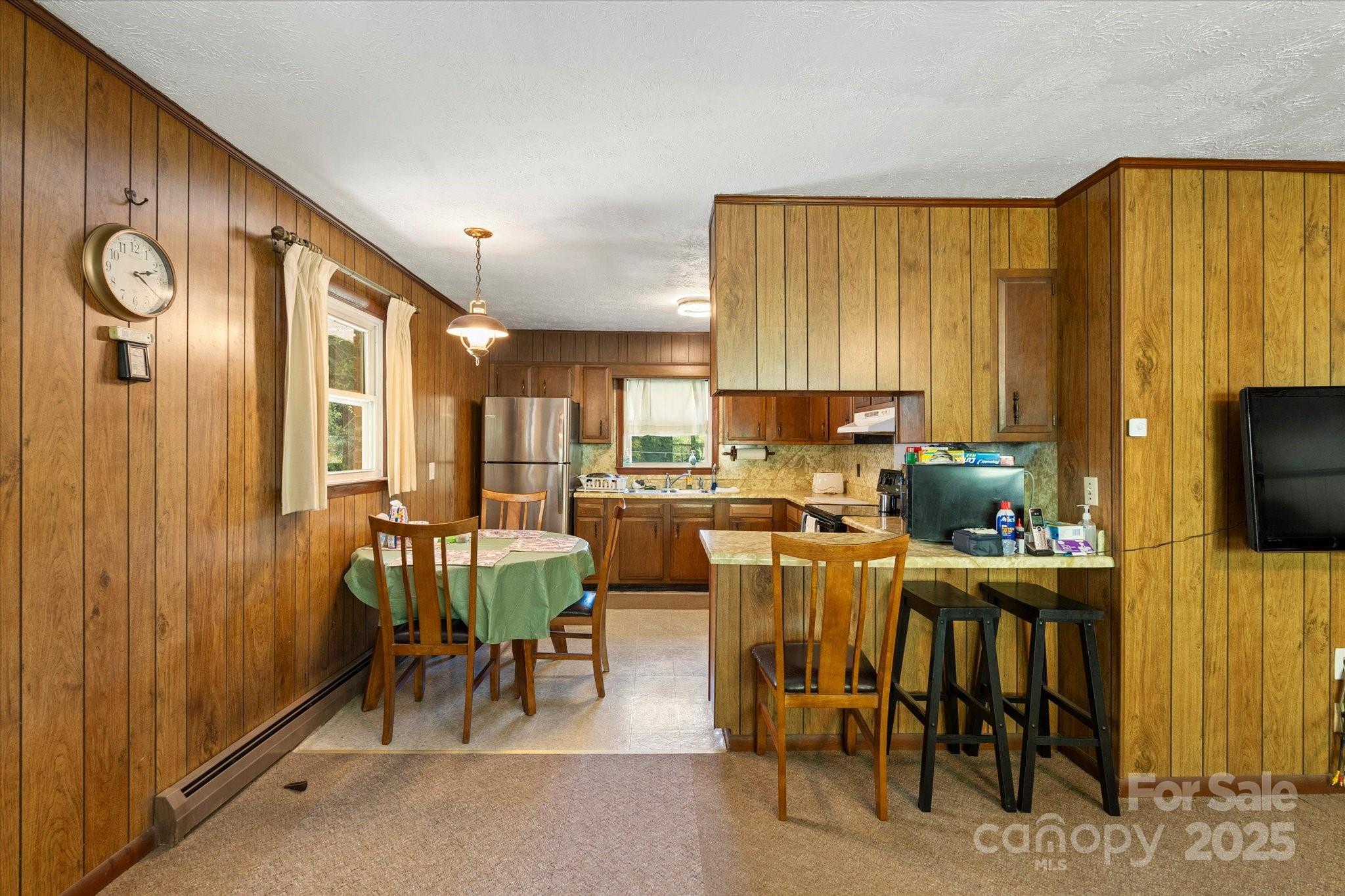 1623 Ammons Branch Road — Marshall