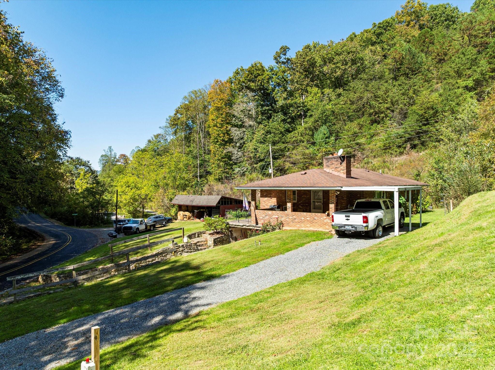 1623 Ammons Branch Road — Marshall