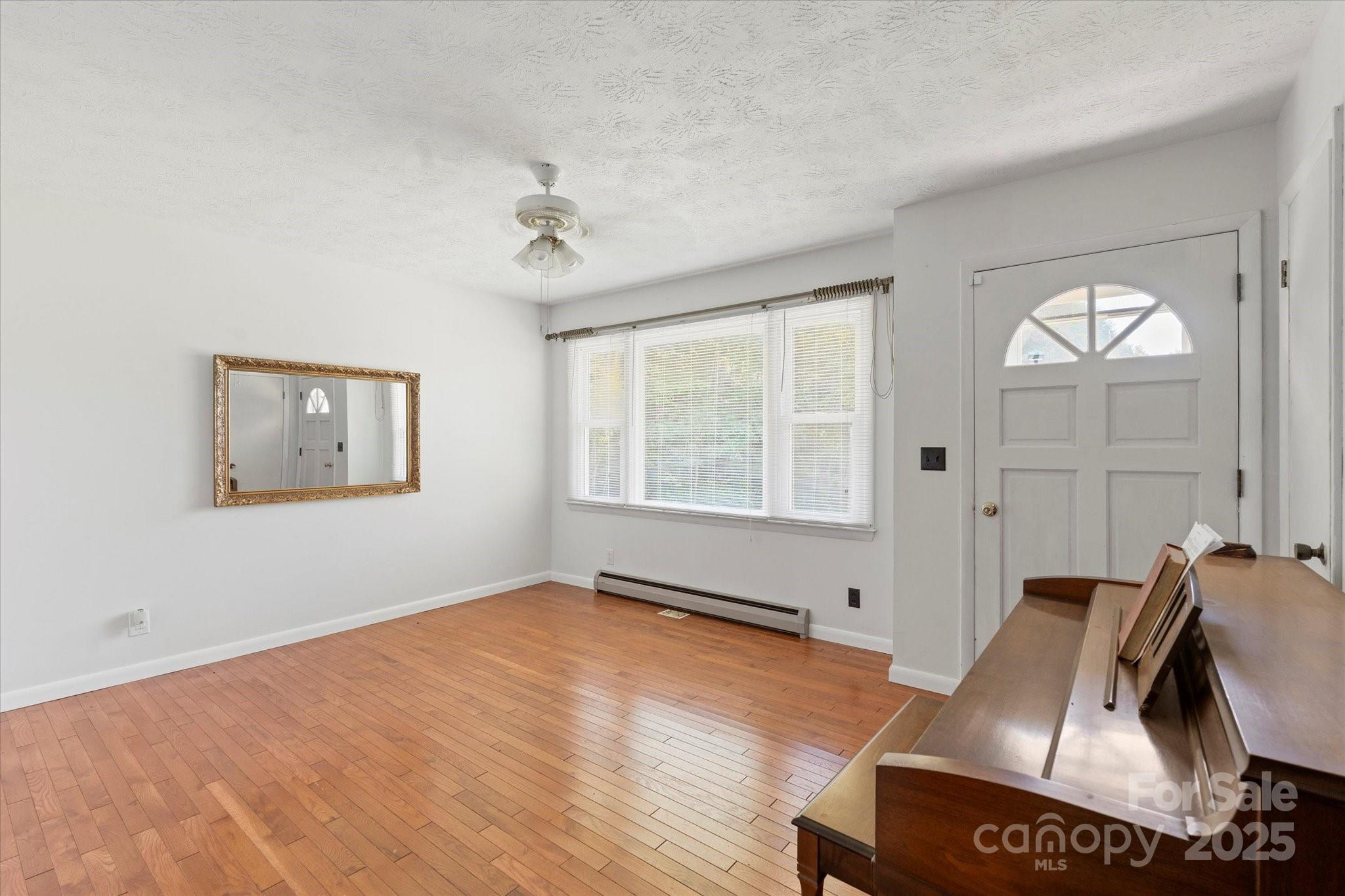 1623 Ammons Branch Road — Marshall