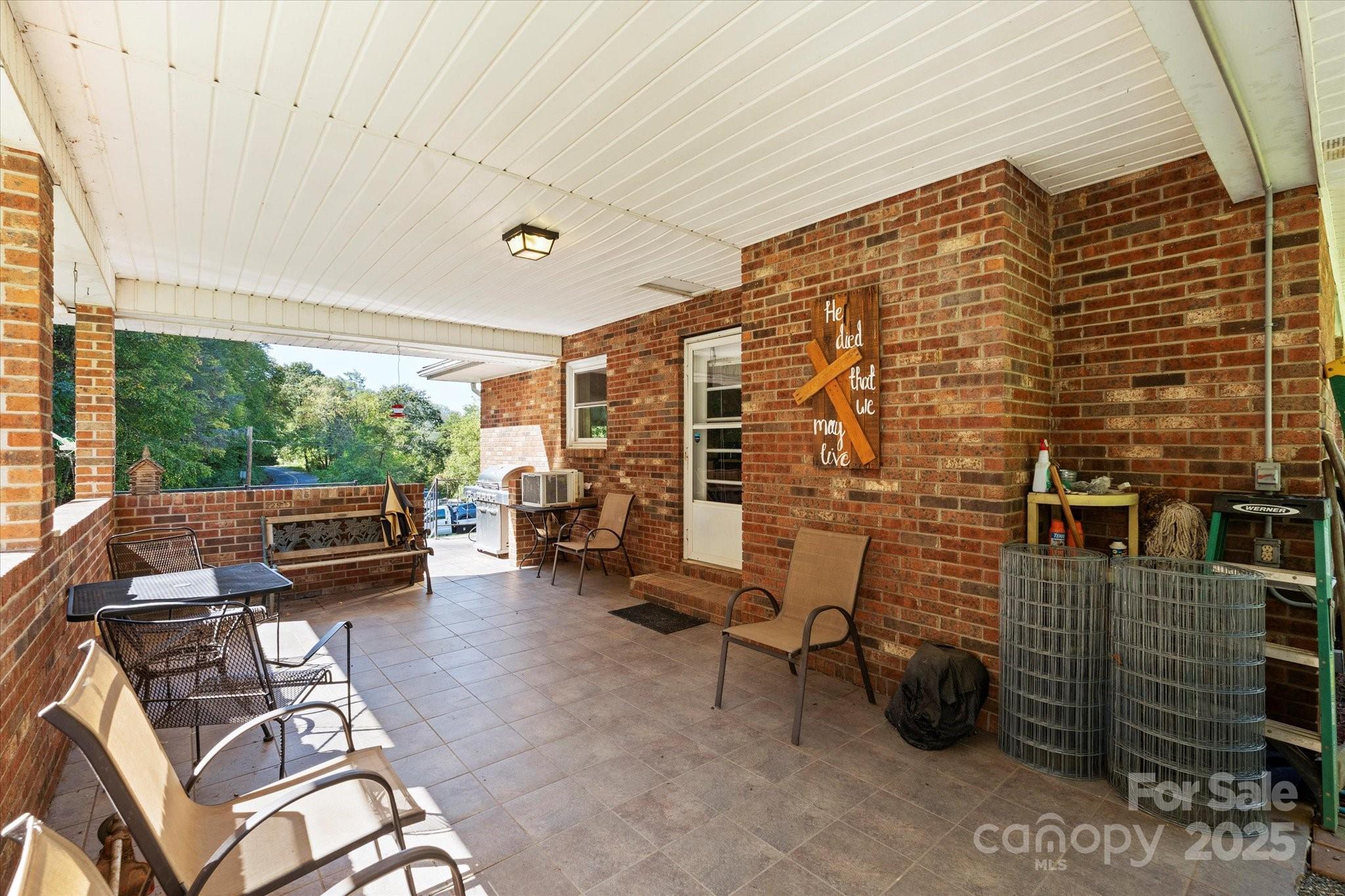 1623 Ammons Branch Road — Marshall