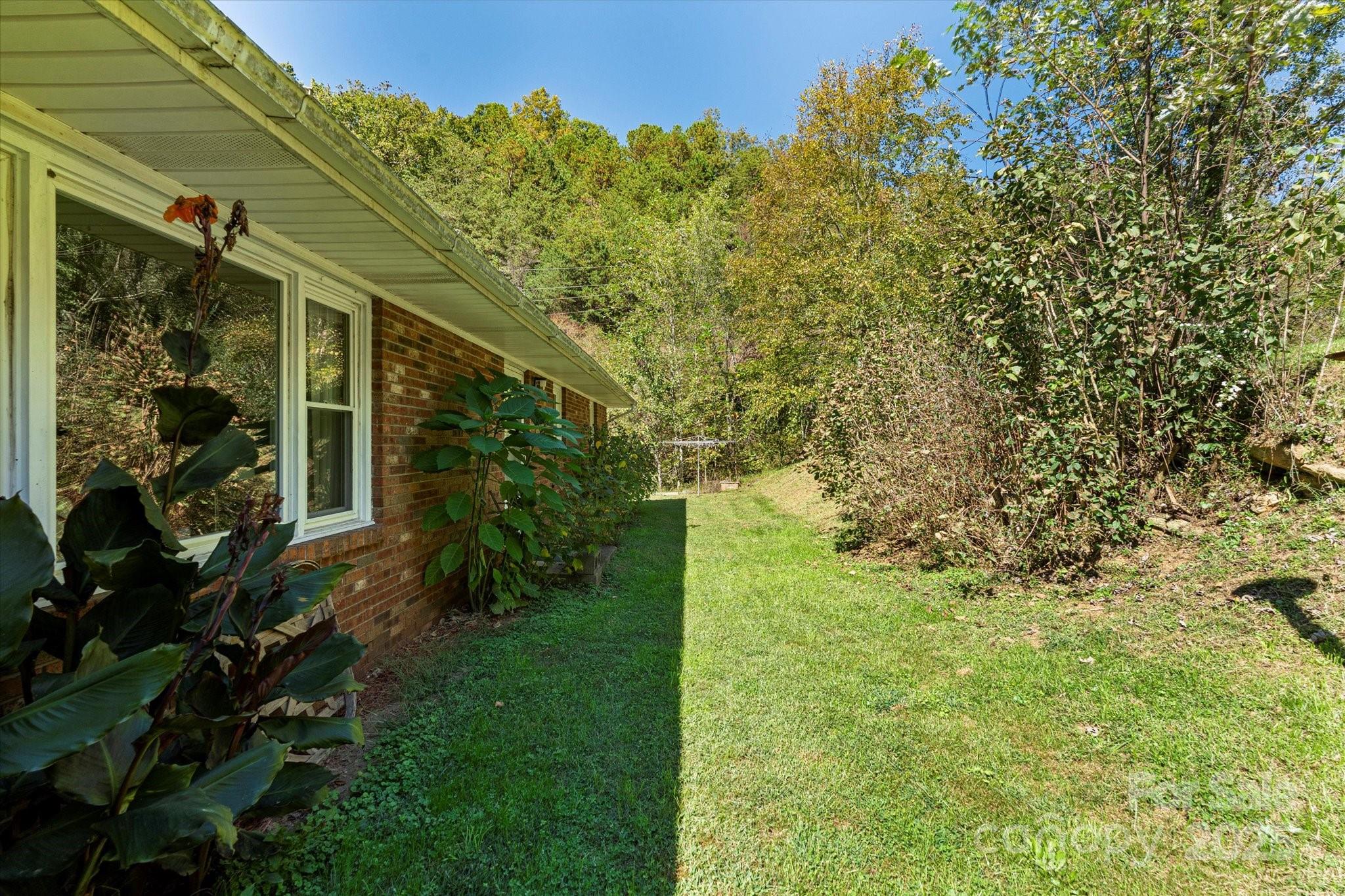 1623 Ammons Branch Road — Marshall