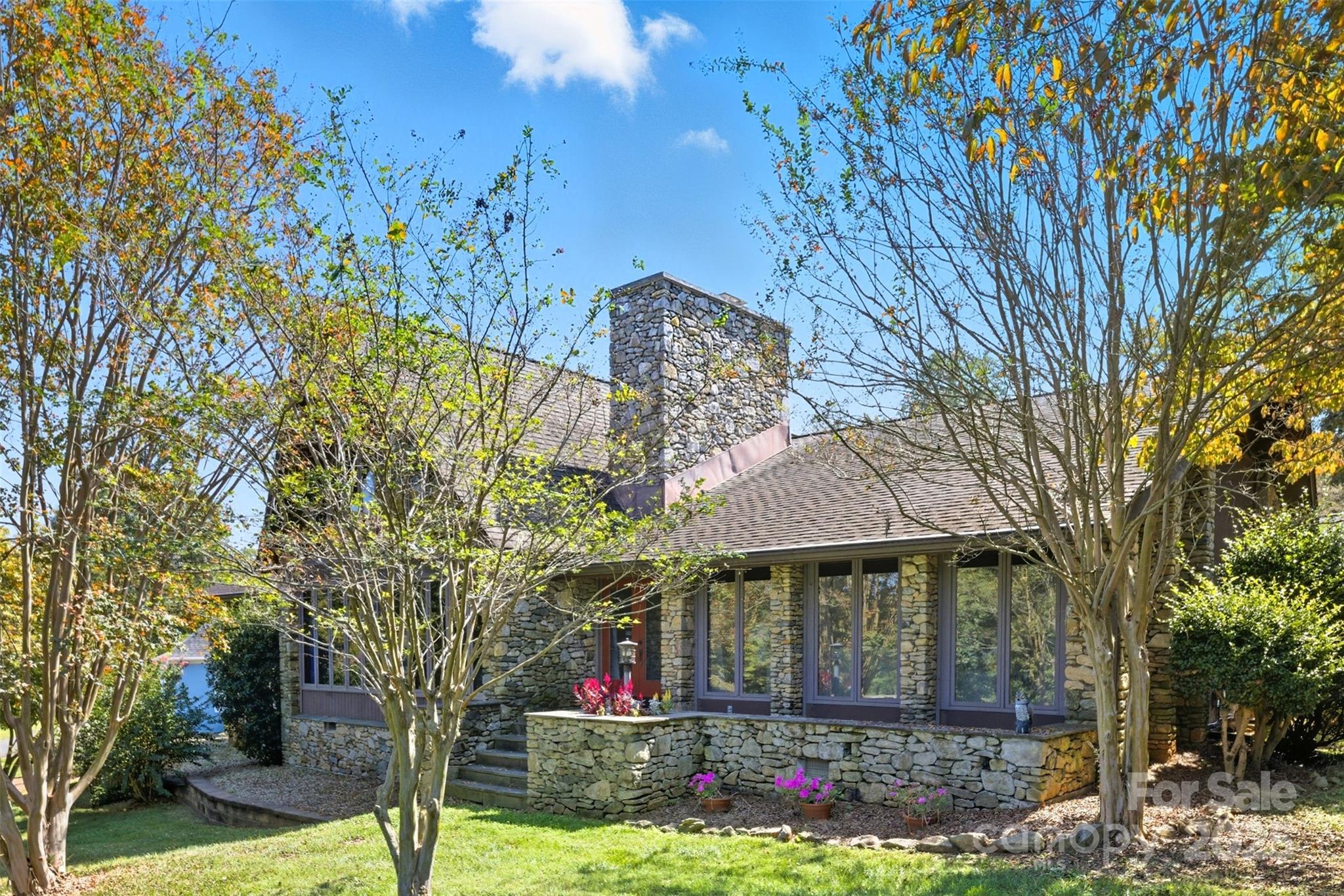 1515 Heatherloch Drive — Gastonia