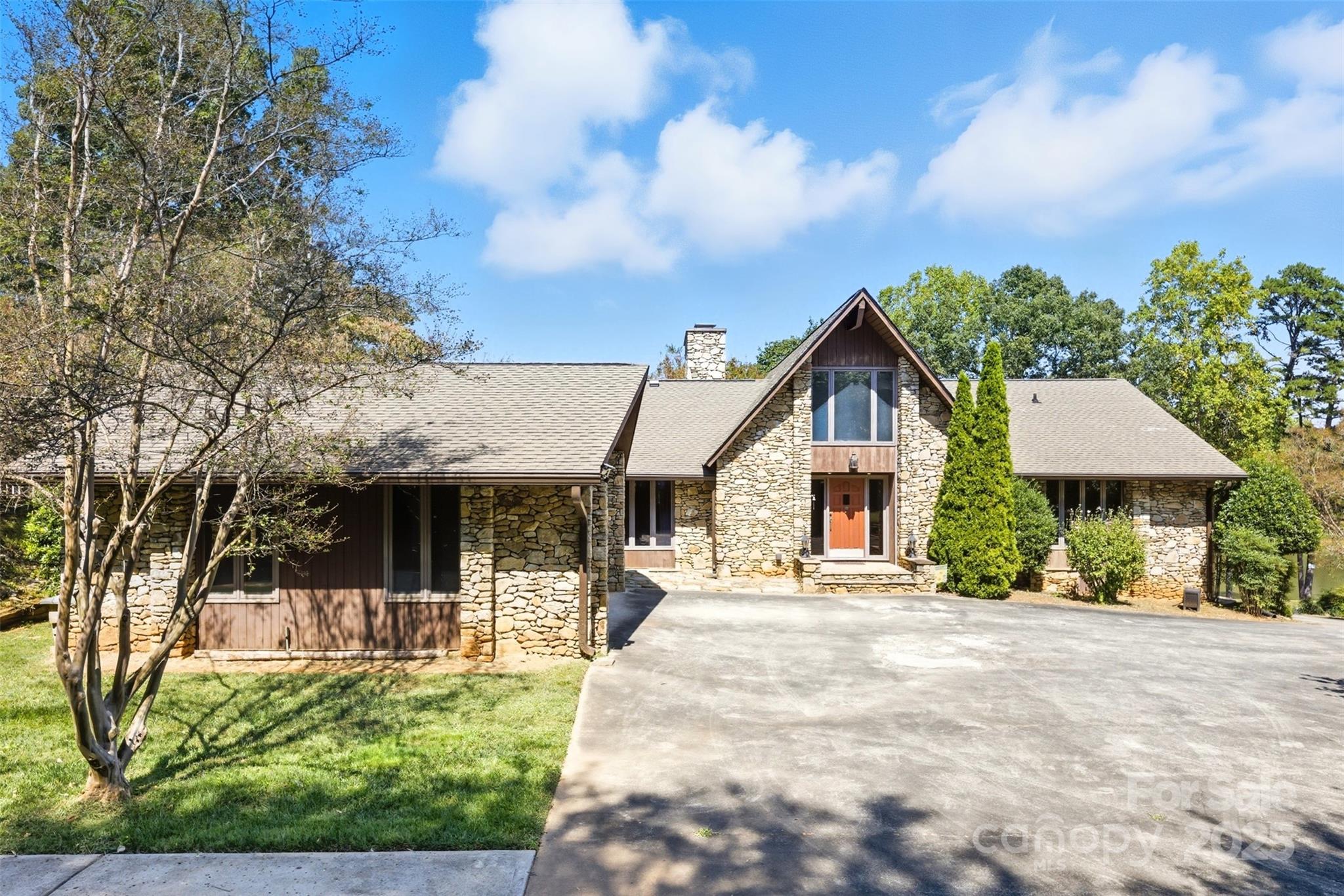 1515 Heatherloch Drive — Gastonia