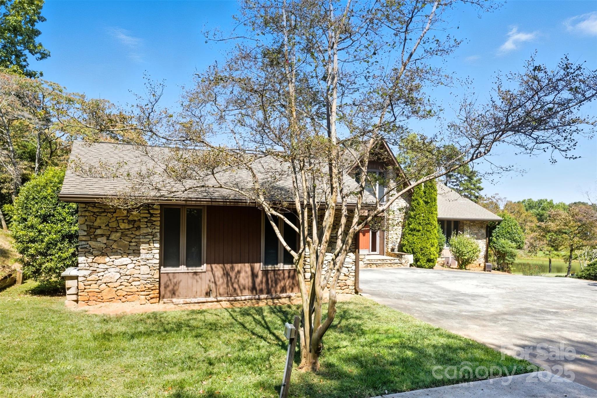 1515 Heatherloch Drive — Gastonia