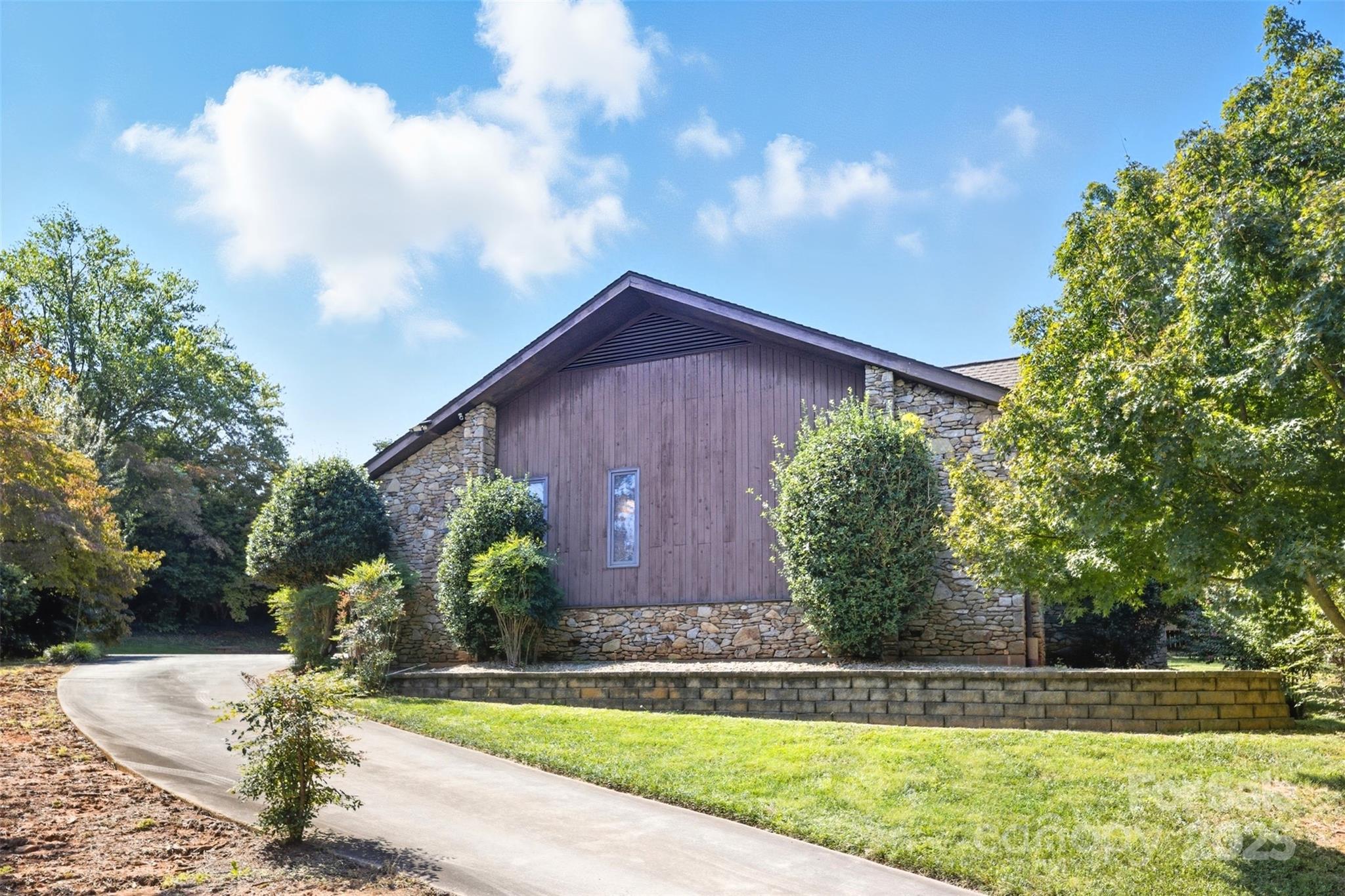 1515 Heatherloch Drive — Gastonia