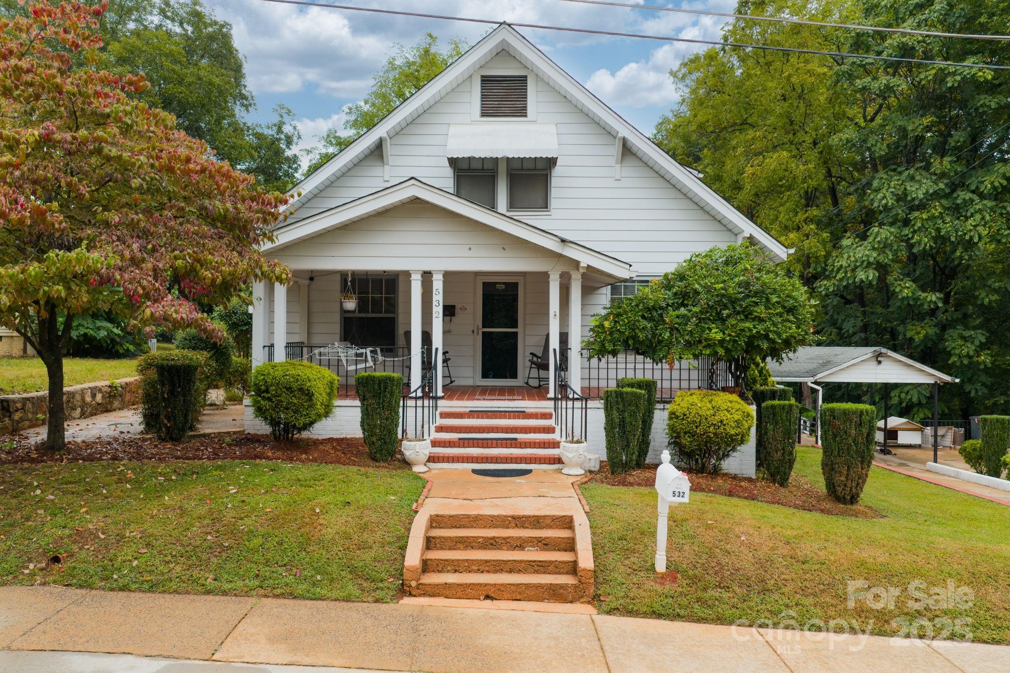 532 6th Avenue SW — Hickory