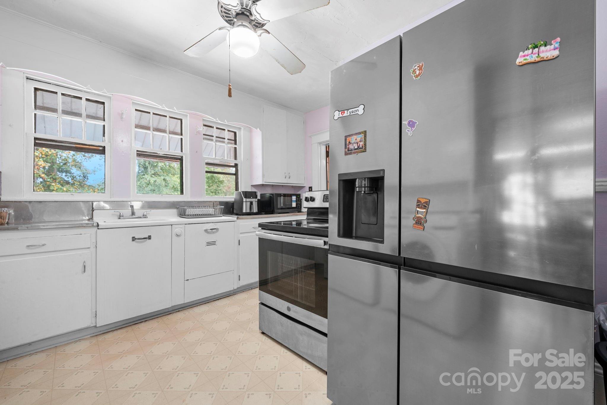 532 6th Avenue SW — Hickory