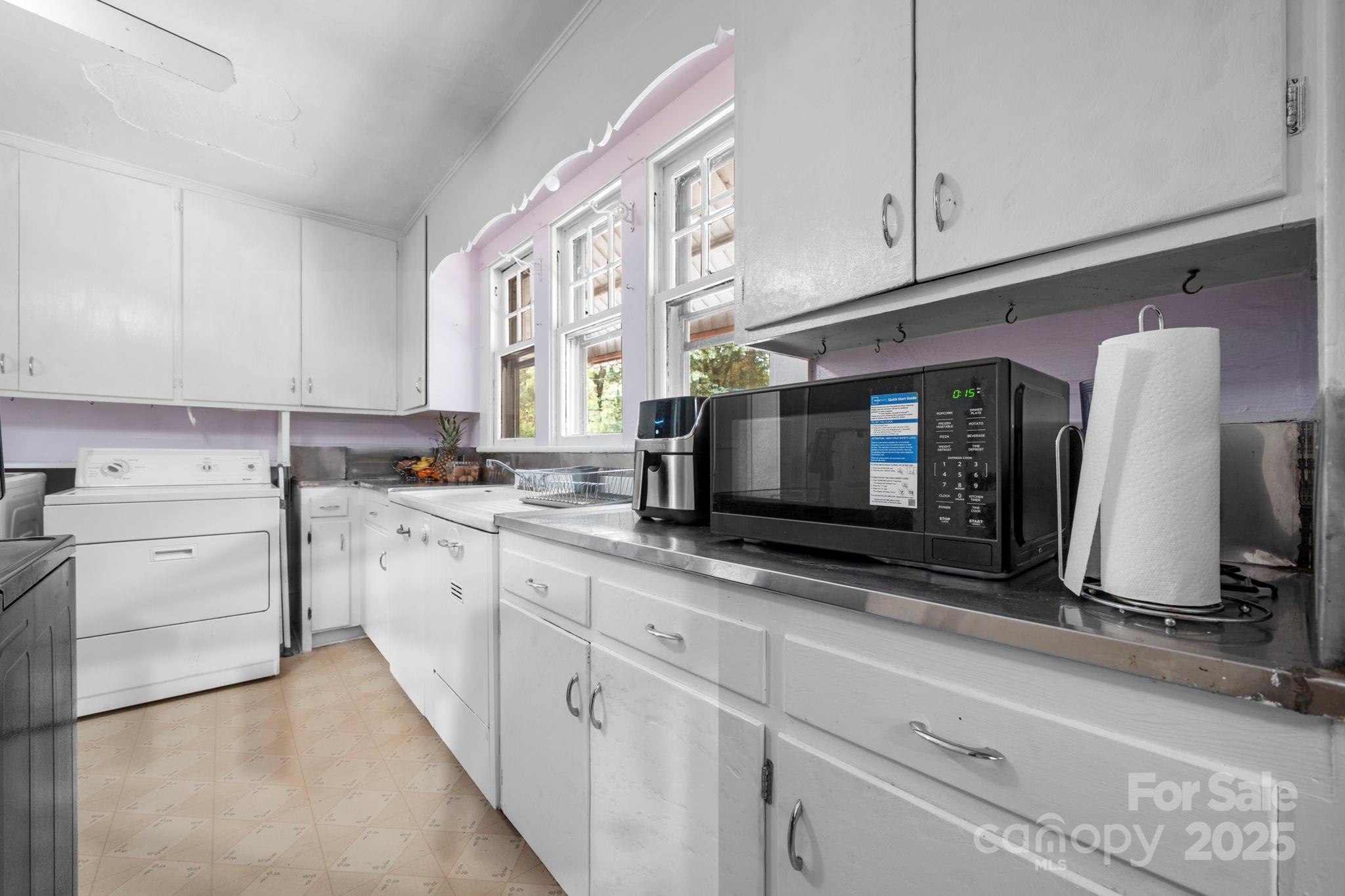 532 6th Avenue SW — Hickory