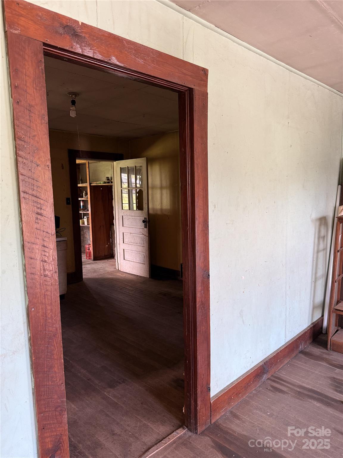 41 Upper Shut In Road — Hot Springs