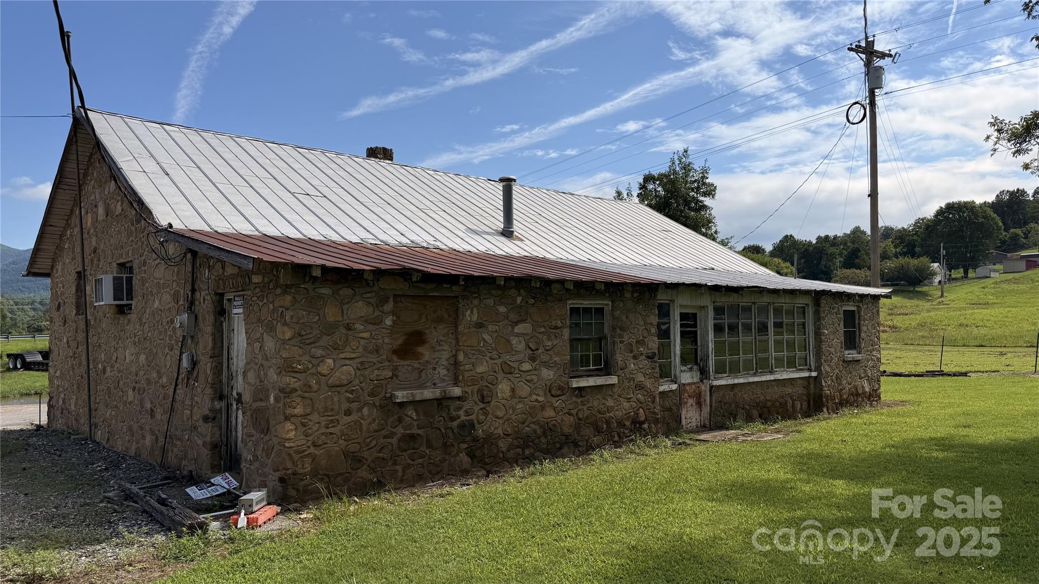 41 Upper Shut In Road — Hot Springs