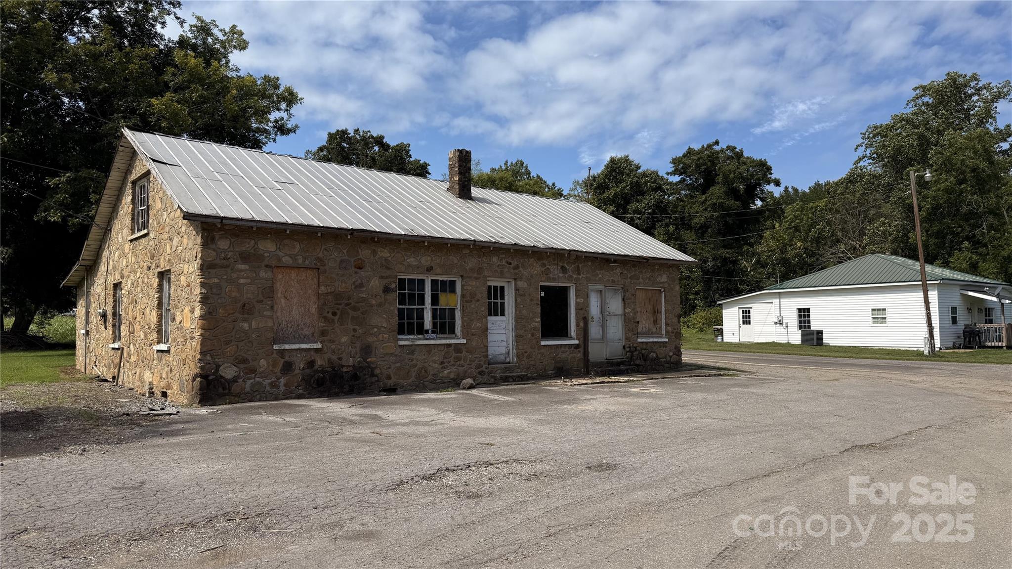 41 Upper Shut In Road — Hot Springs