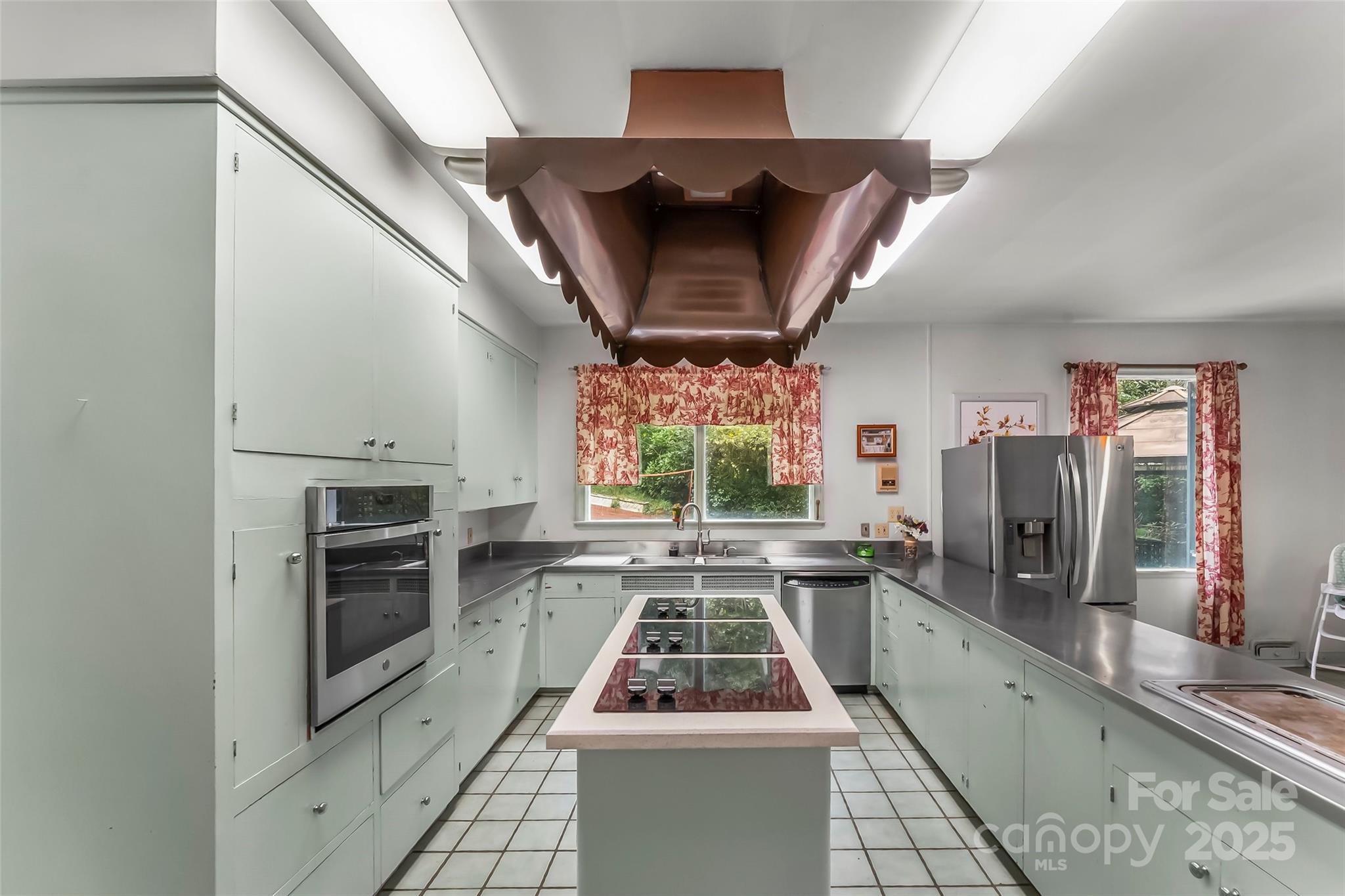 301 Louise Avenue NE — Valdese