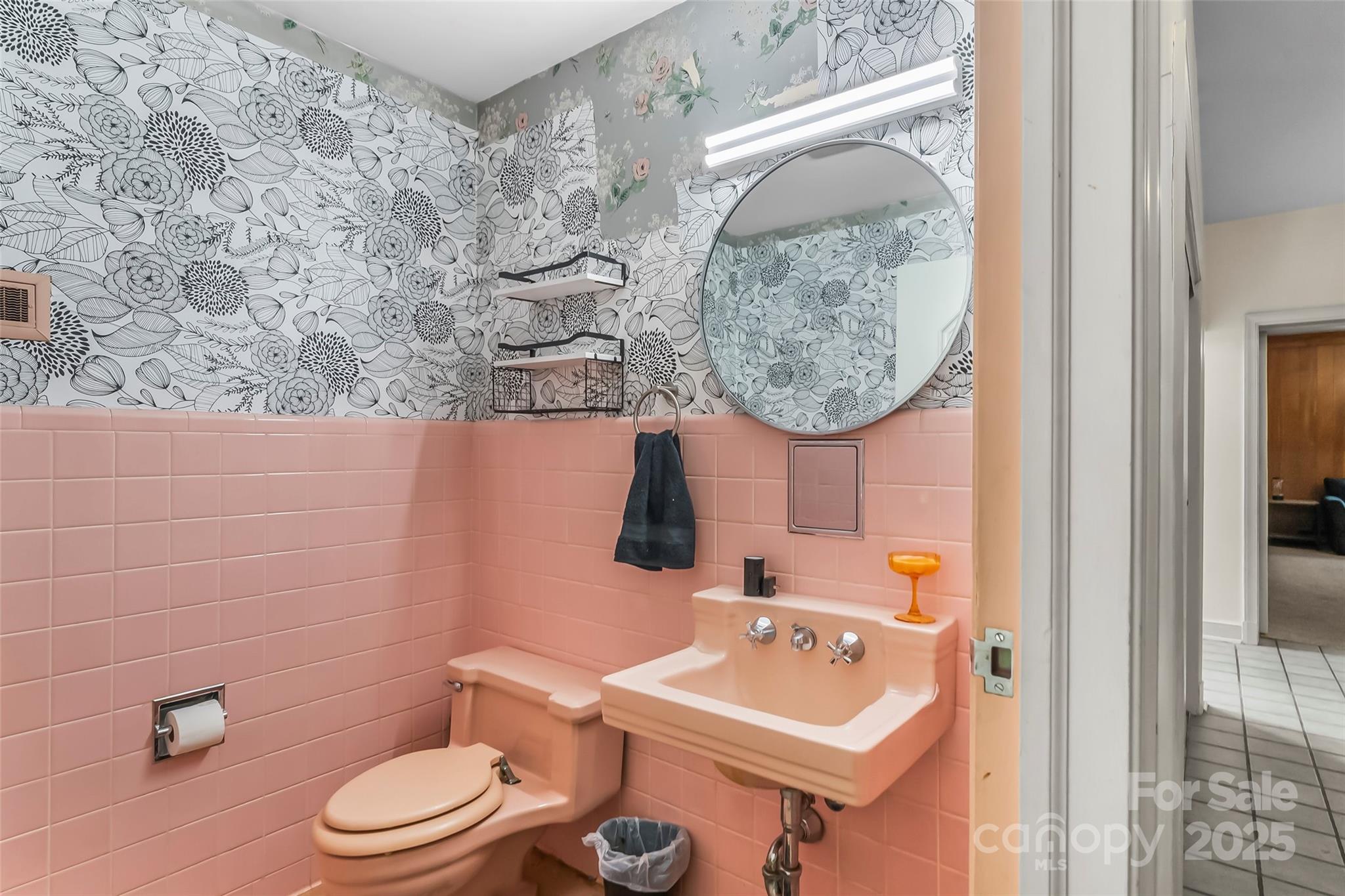 301 Louise Avenue NE — Valdese