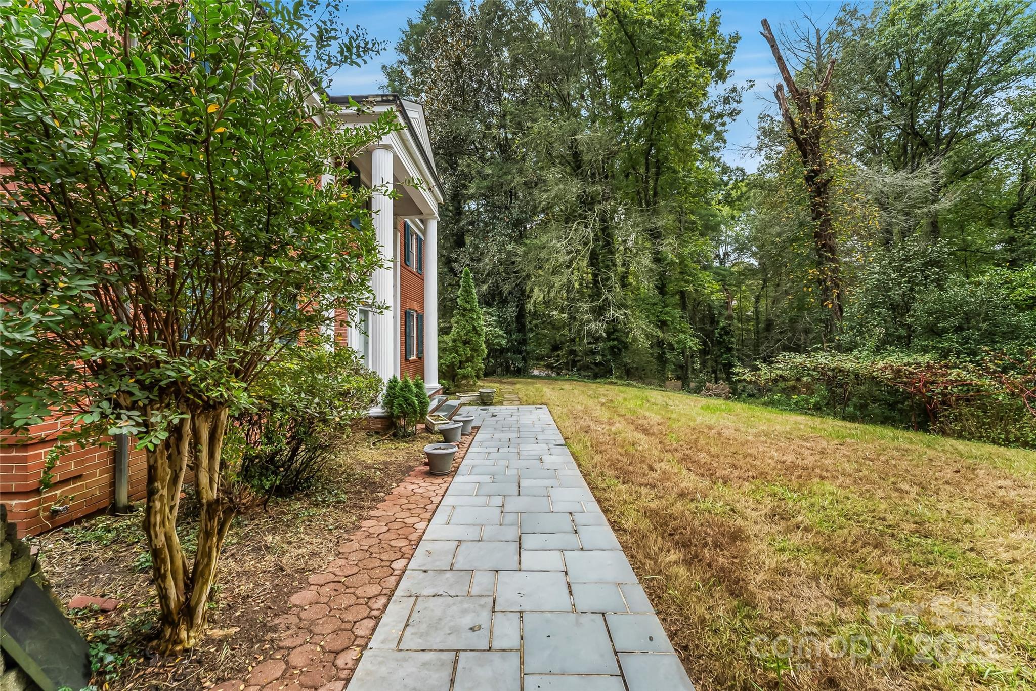 301 Louise Avenue NE — Valdese