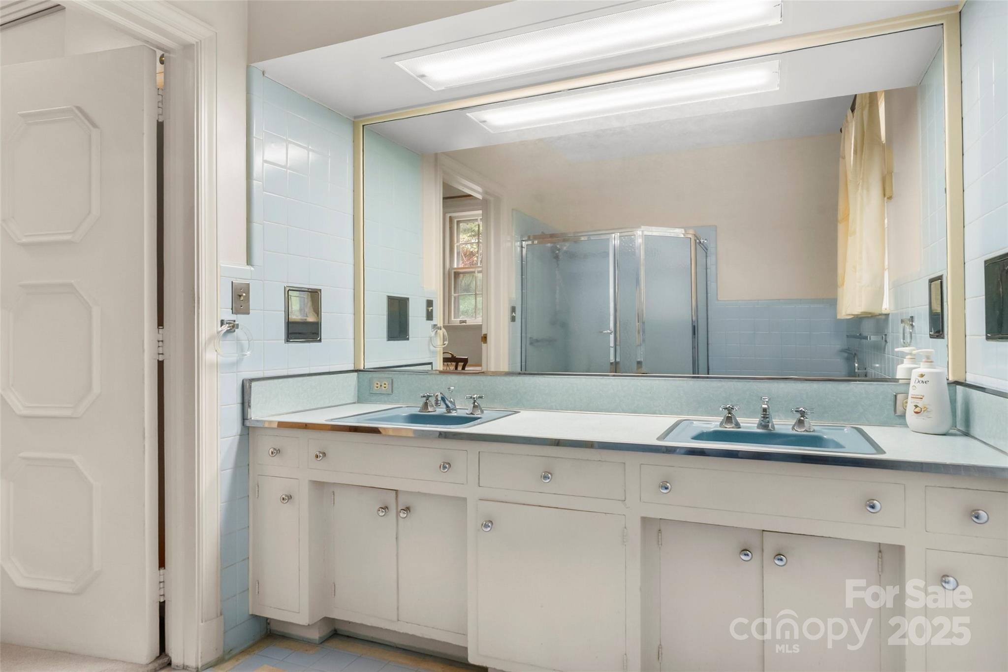 301 Louise Avenue NE — Valdese