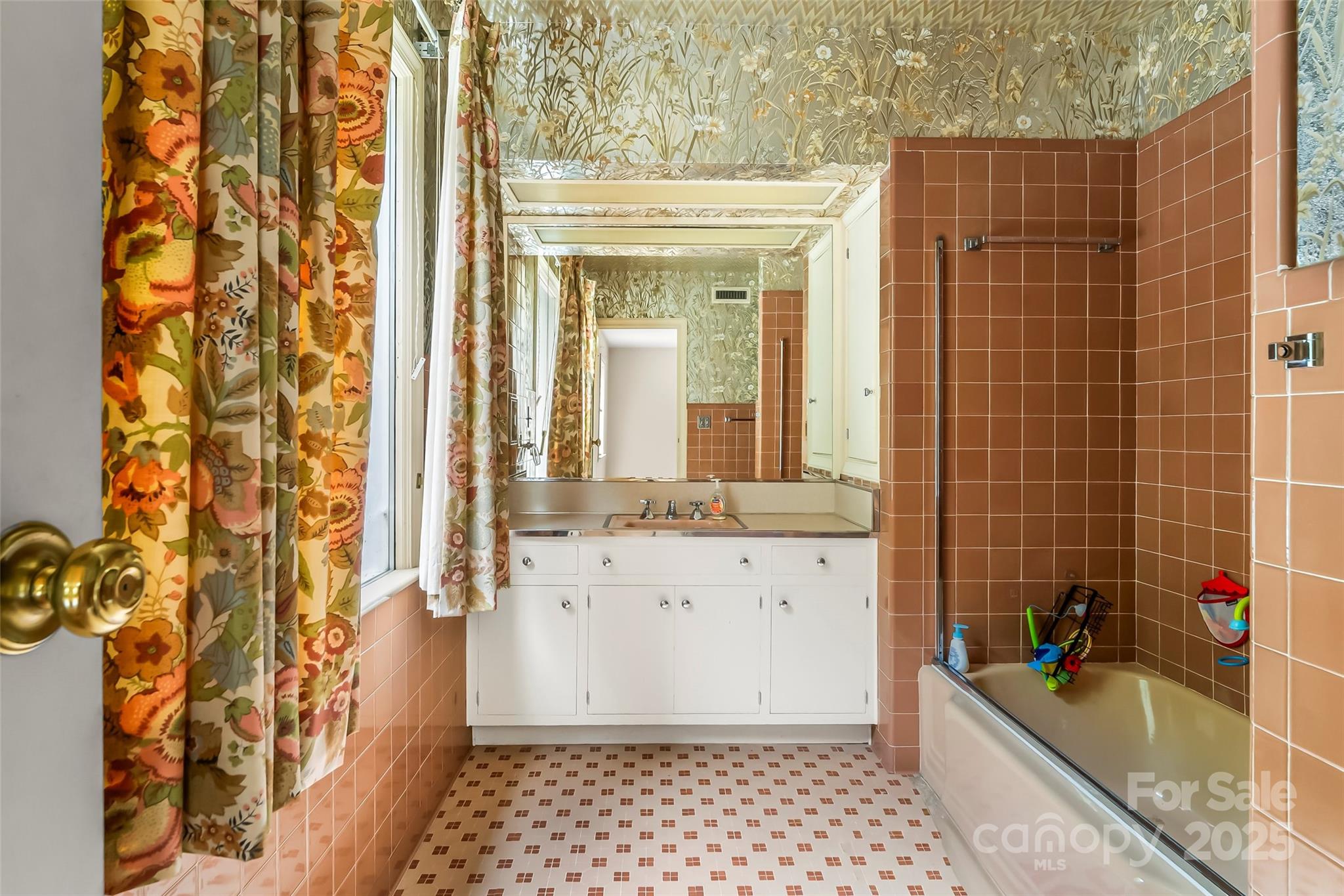 301 Louise Avenue NE — Valdese