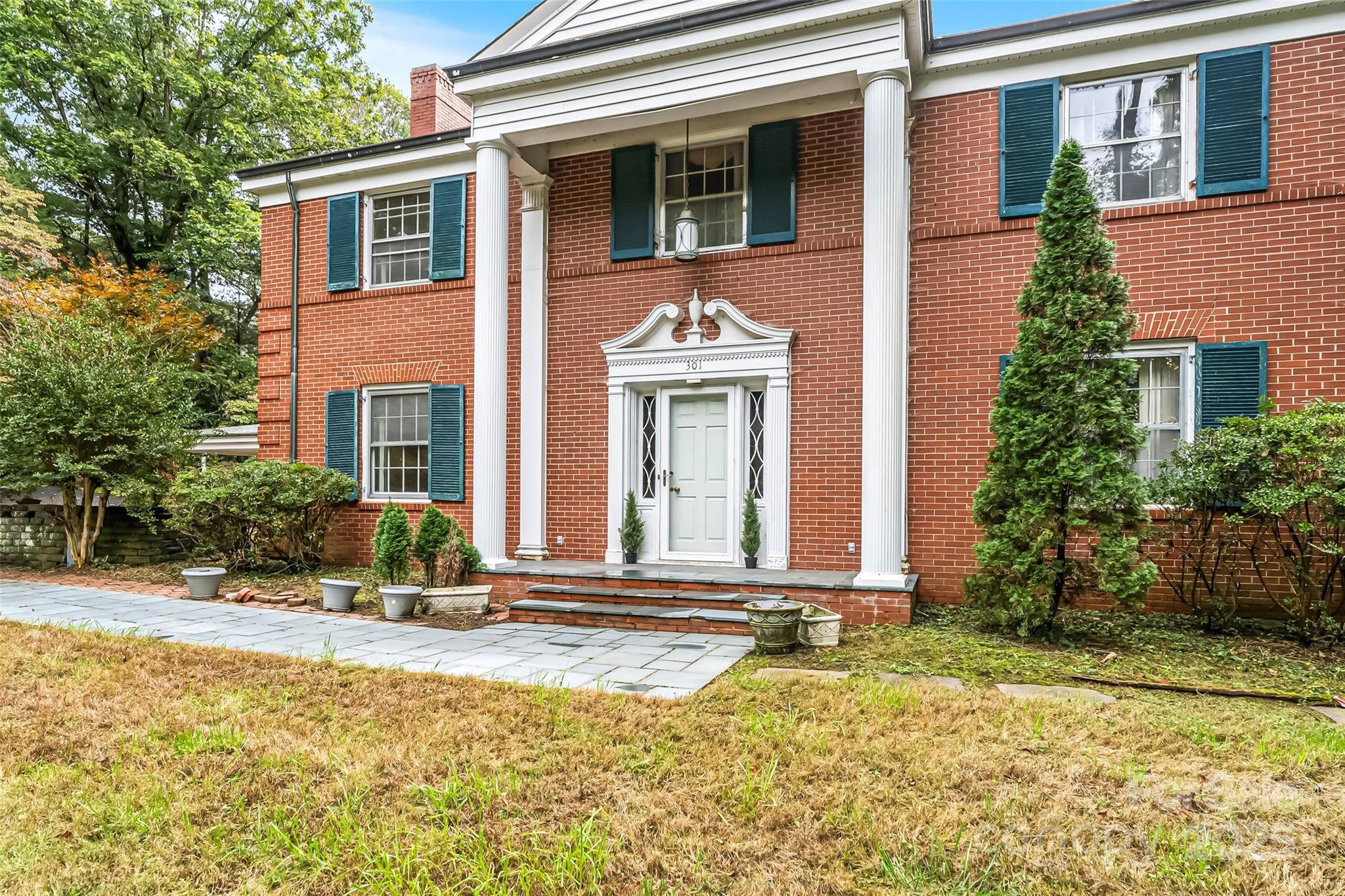 301 Louise Avenue NE — Valdese