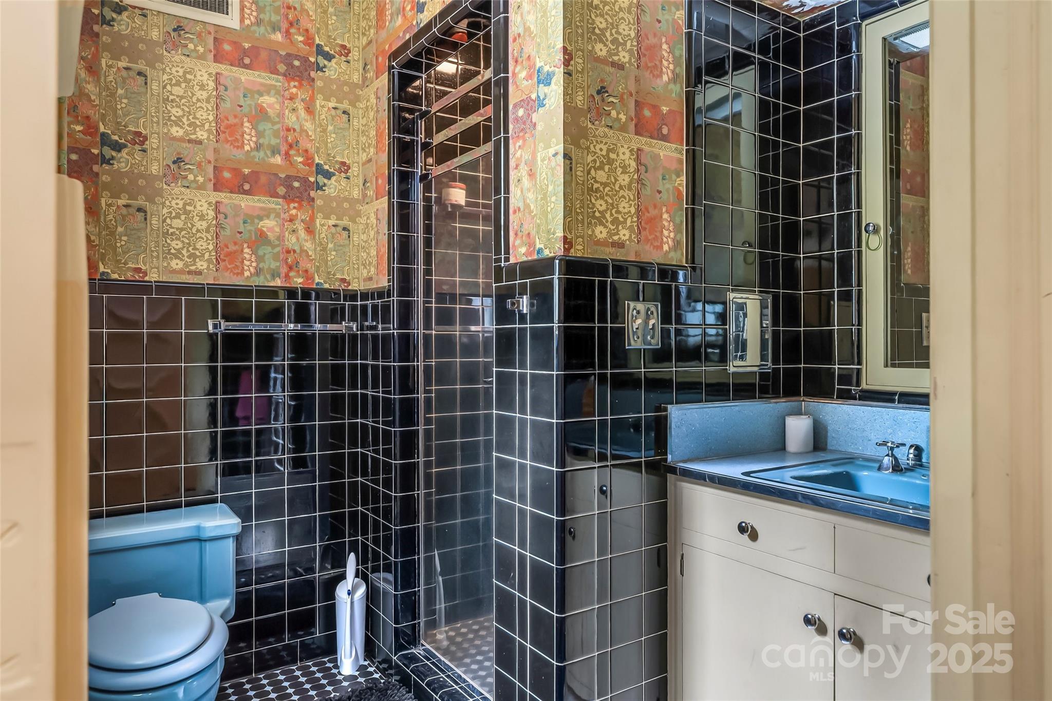 301 Louise Avenue NE — Valdese