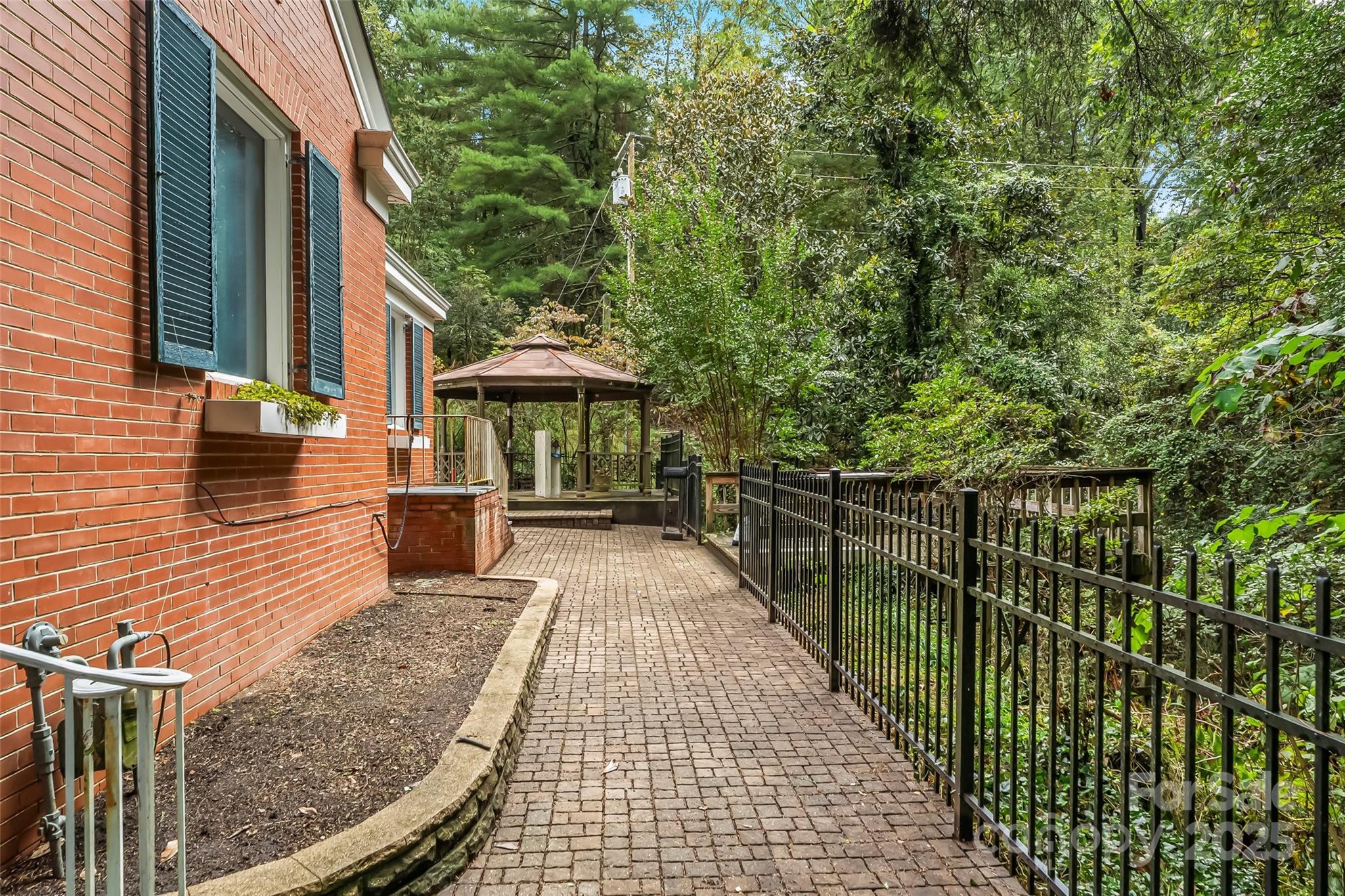 301 Louise Avenue NE — Valdese