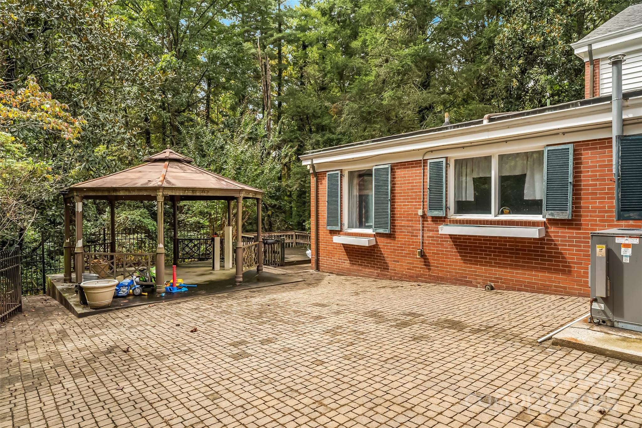 301 Louise Avenue NE — Valdese
