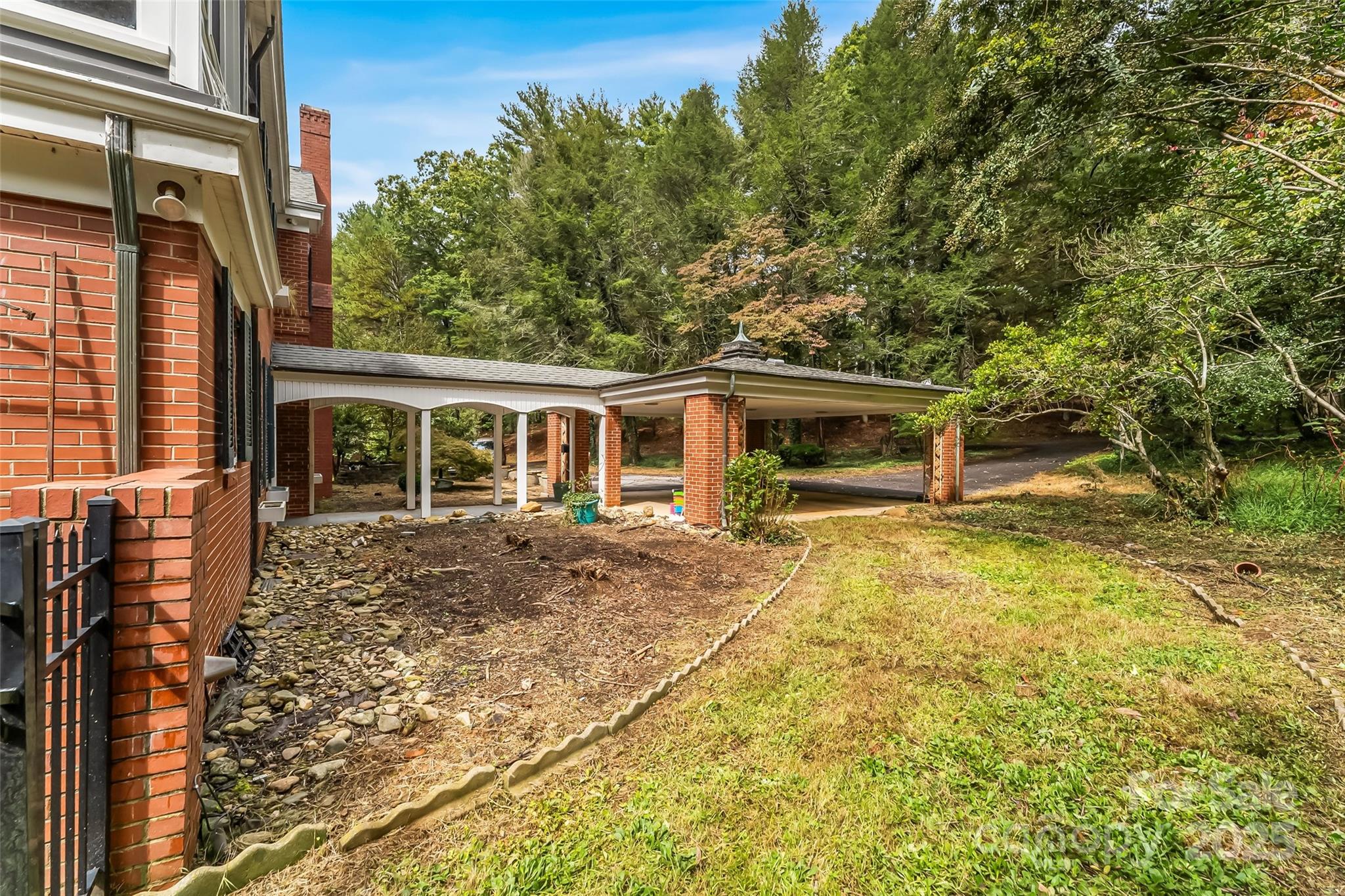 301 Louise Avenue NE — Valdese
