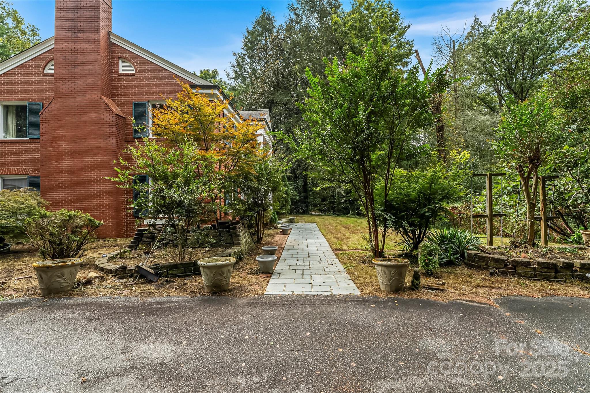 301 Louise Avenue NE — Valdese