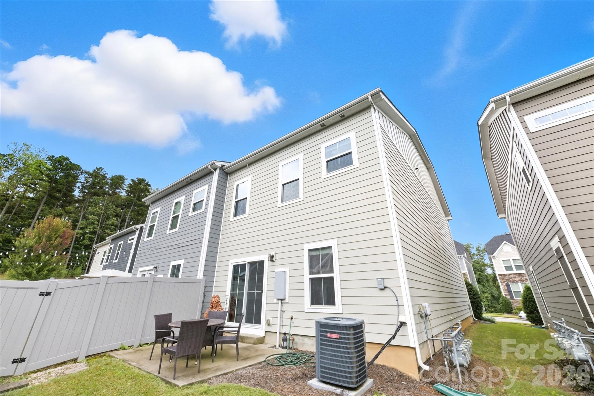 12725 Glowing Peak Road — Huntersville